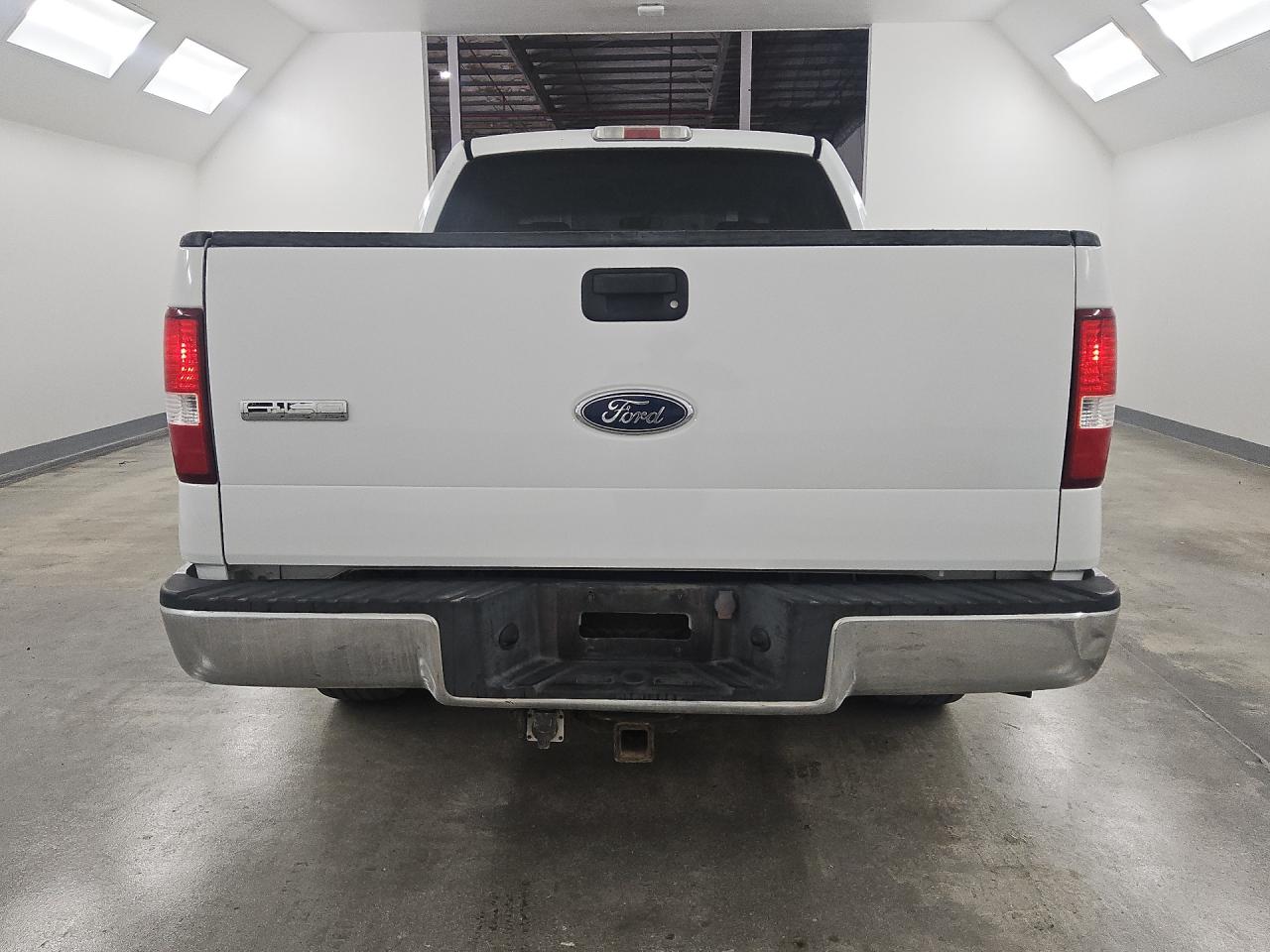 2005 Ford F150 Supercrew White vin: 1FTRW12W95FB33714 Damage: Lift Gate, Inoperable, Repair Required