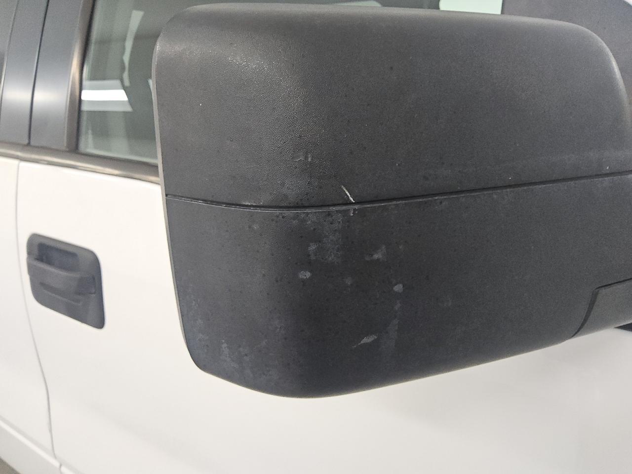 2005 Ford F150 Supercrew White vin: 1FTRW12W95FB33714 Damage: Rf Mirror Cover, Heavy Scratch, 1 To 2 Inches