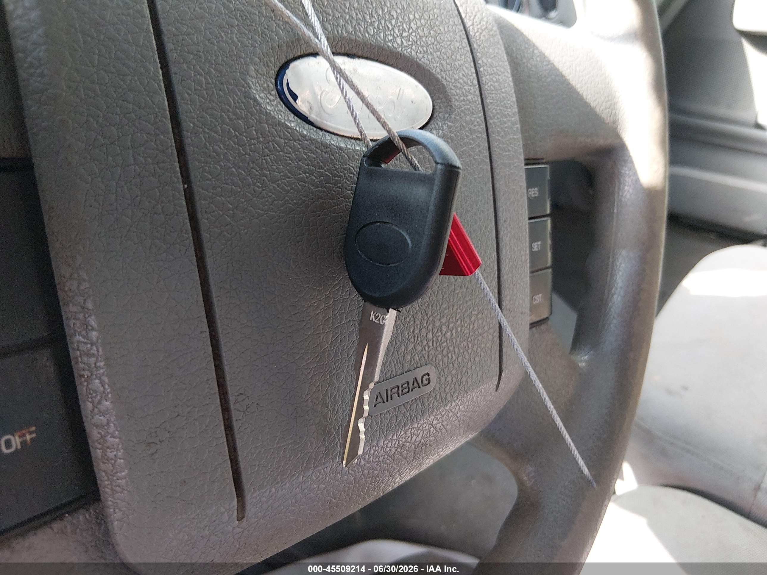 2007 Ford F-150 Xlt Blue vin: 1FTRW12W97KB73964