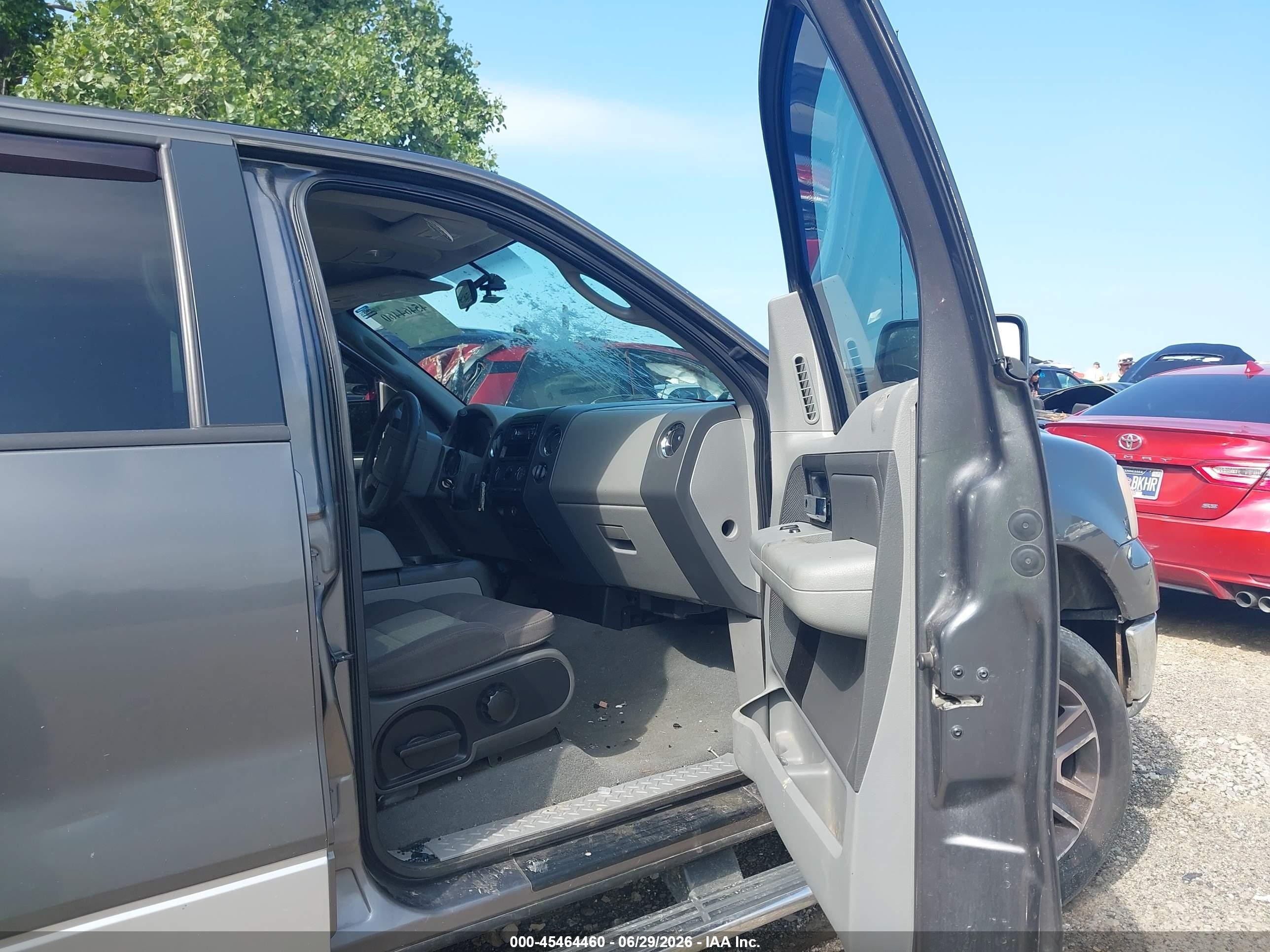 2005 Ford F-150 Xlt Gray vin: 1FTRW12WX5FB28618
