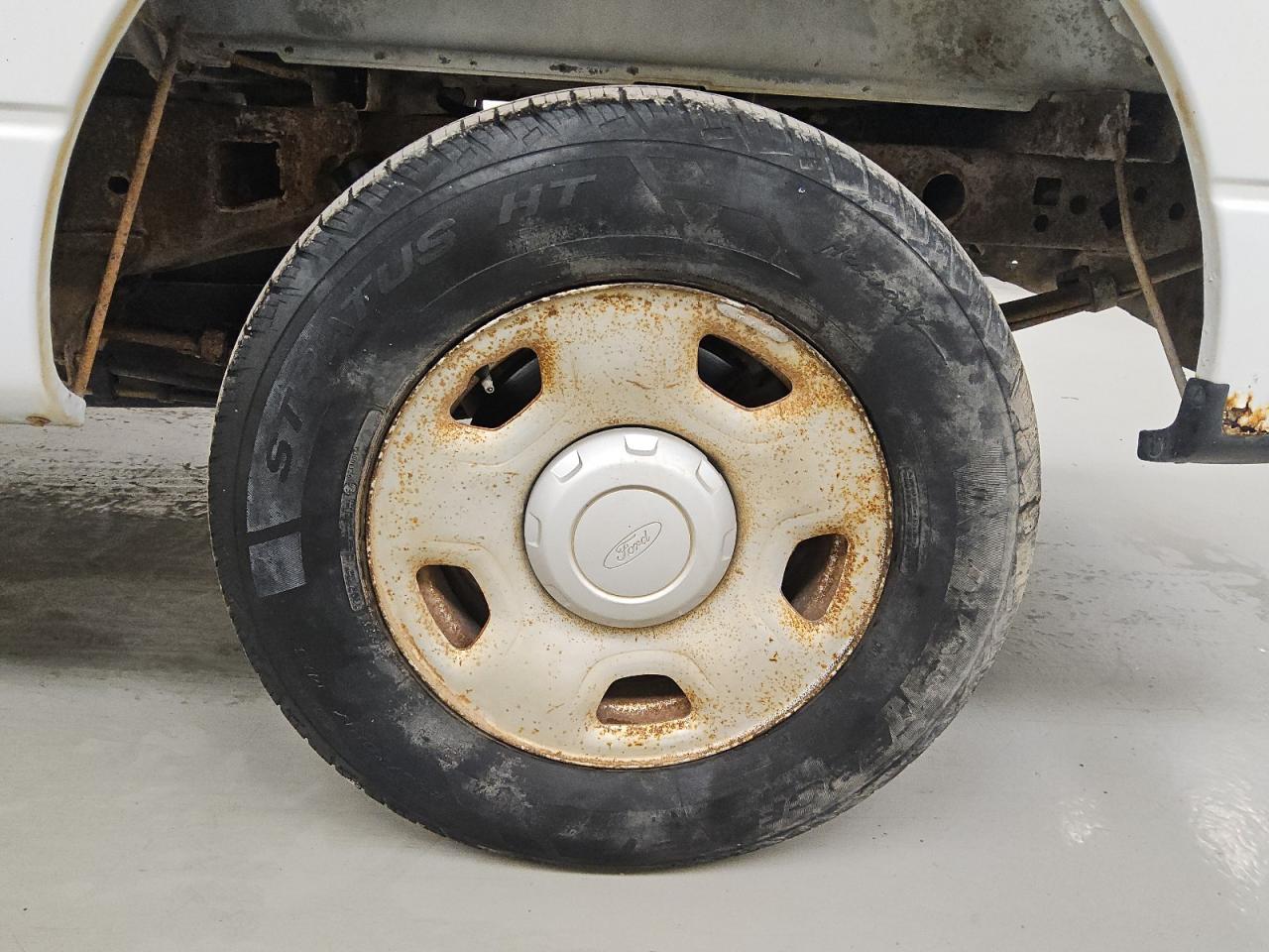 2008 Ford F150 Supercrew White vin: 1FTRW12WX8FC02897 Damage: Left Rear Wheel, Rust, Repair Required
