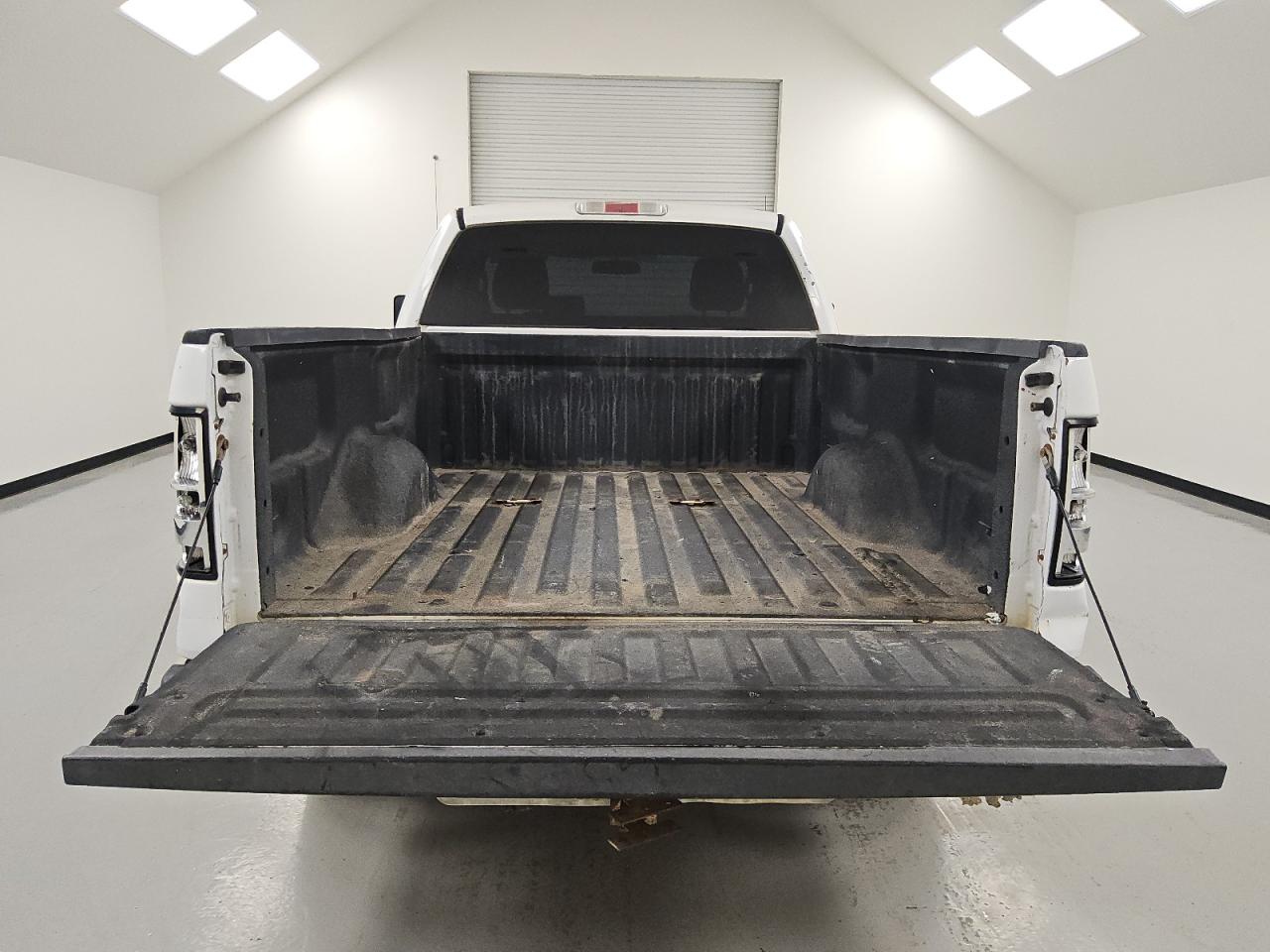 2008 Ford F150 Supercrew White vin: 1FTRW12WX8FC02897 Damage: Right Tail Light, Broken, Replacement Required