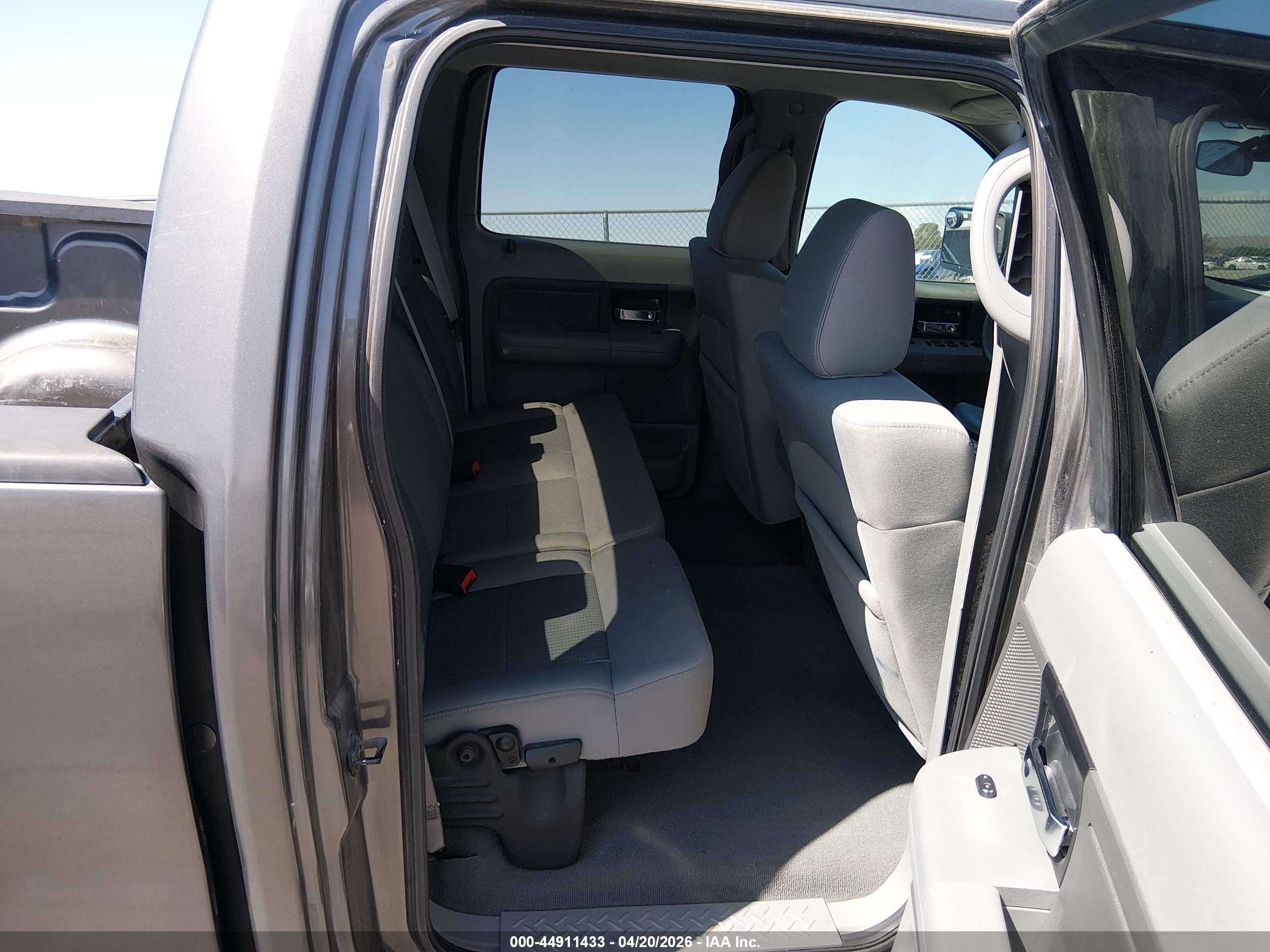 2007 Ford F-150 Xlt Gray vin: 1FTRW14W57KC01952