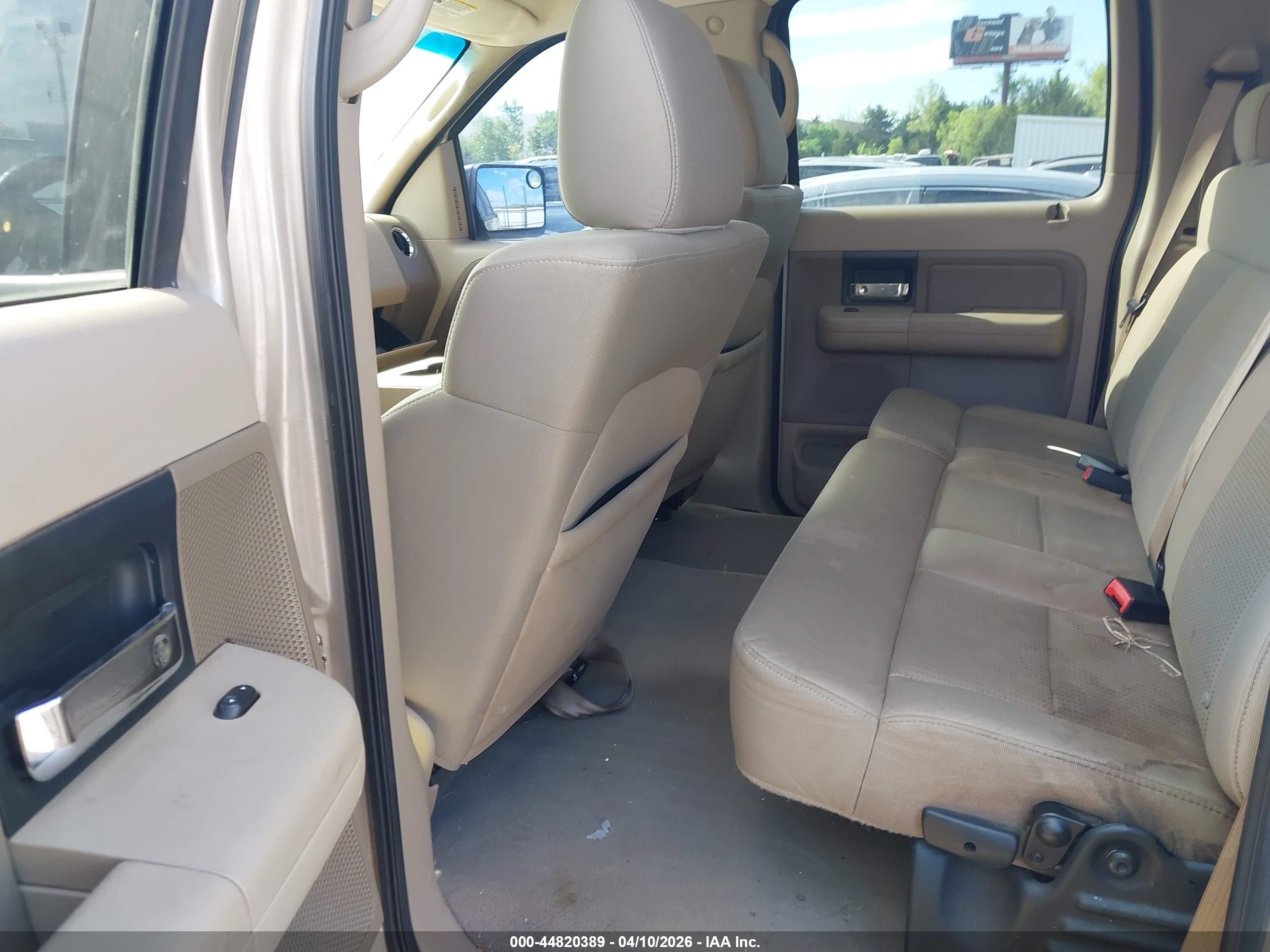 2007 Ford F-150 Xlt Beige vin: 1FTRW14W57KC12840
