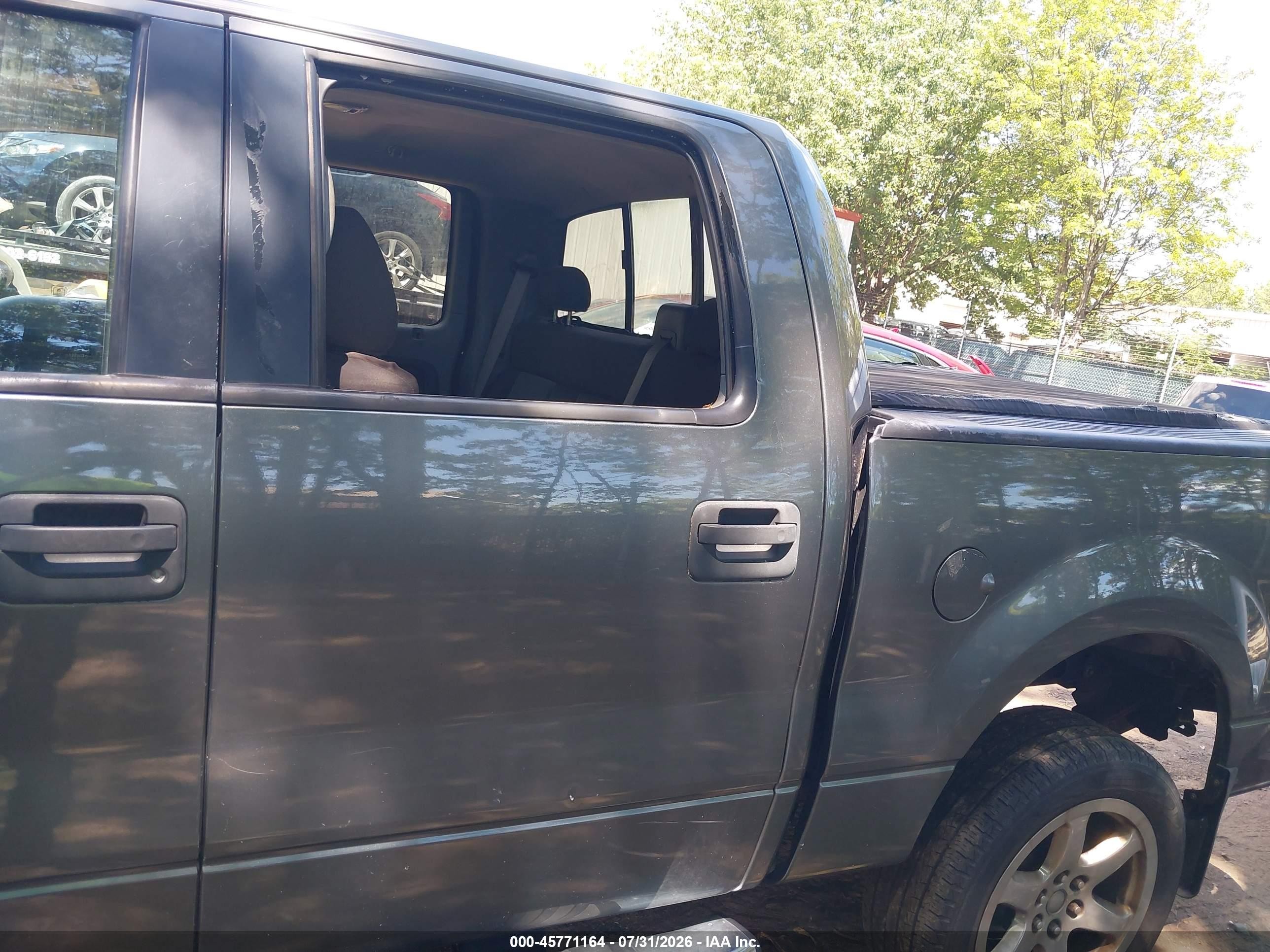 2005 Ford F-150 Xlt Gray vin: 1FTRW14W95FB30437