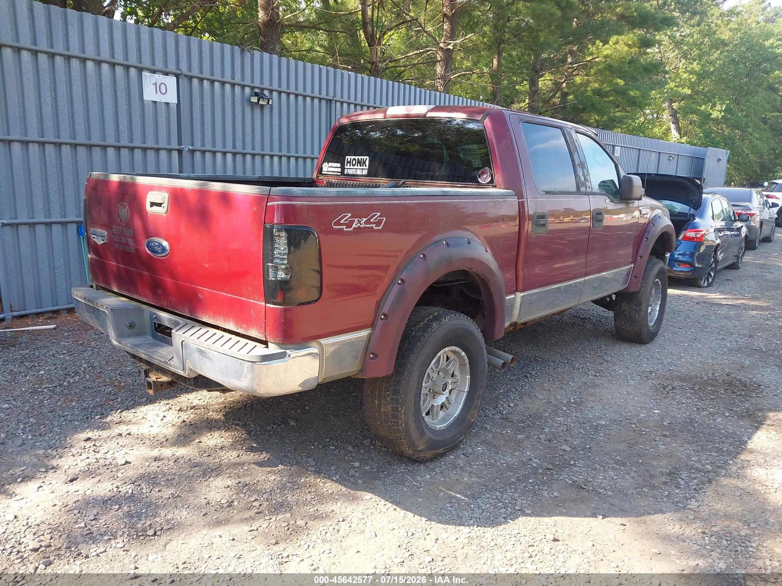2004 Ford F-150 Xlt Maroon vin: 1FTRW14WX4KC40838