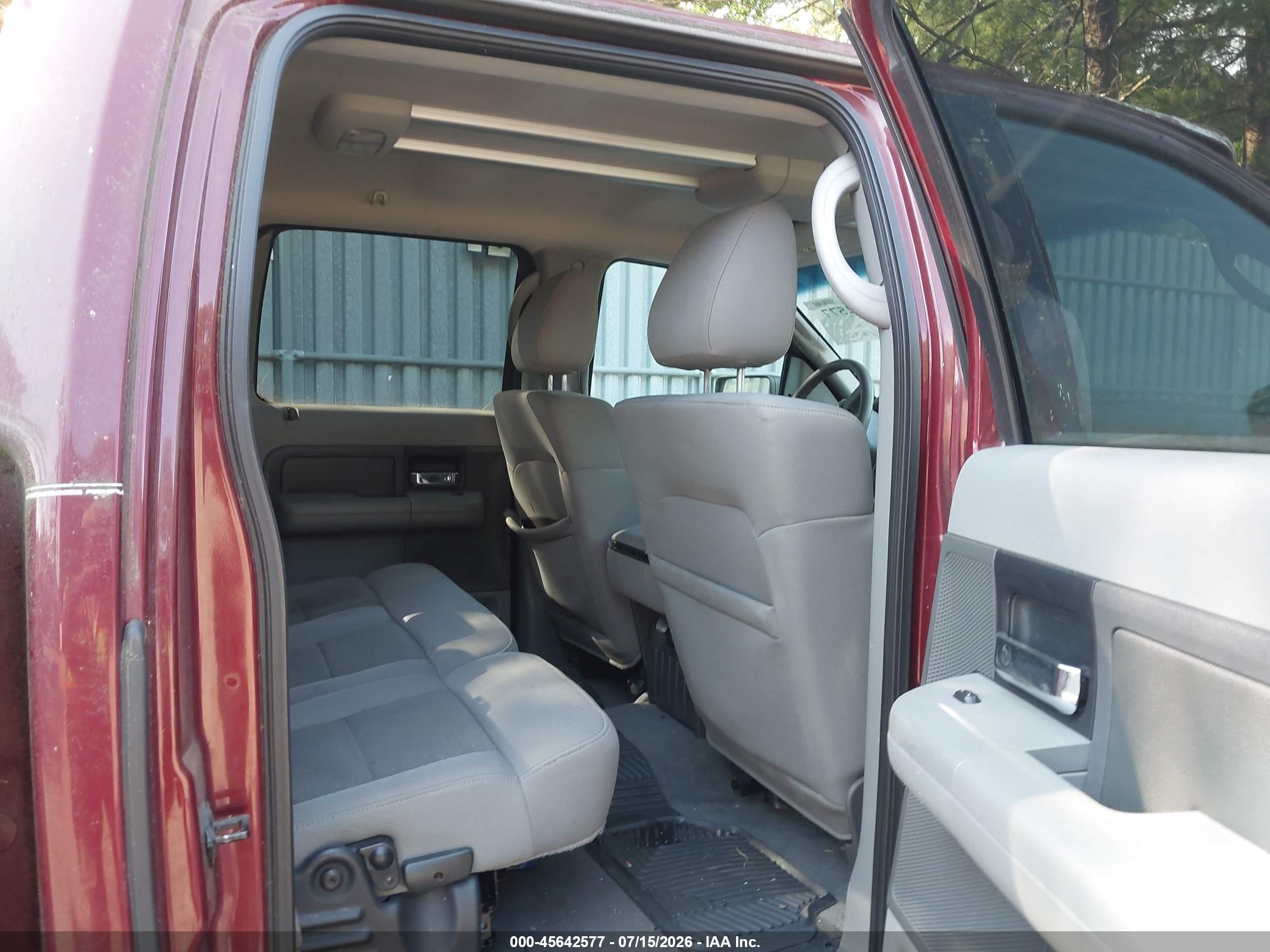 2004 Ford F-150 Xlt Maroon vin: 1FTRW14WX4KC40838