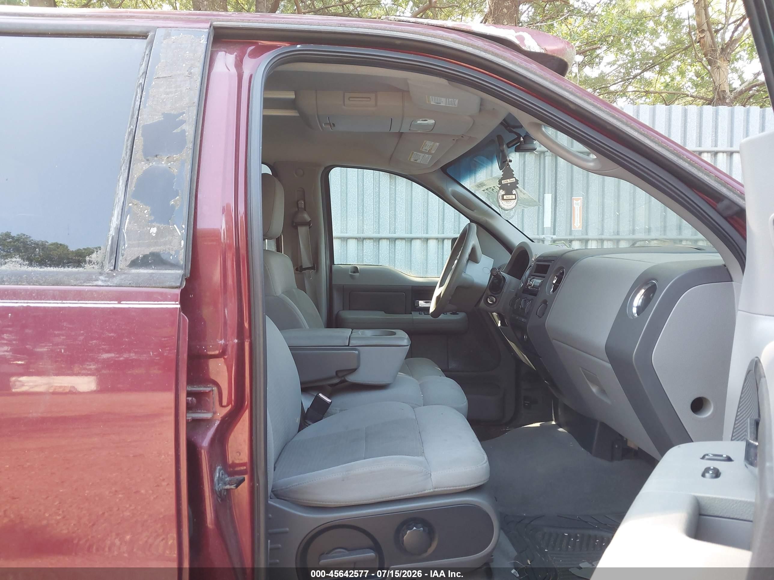 2004 Ford F-150 Xlt Maroon vin: 1FTRW14WX4KC40838