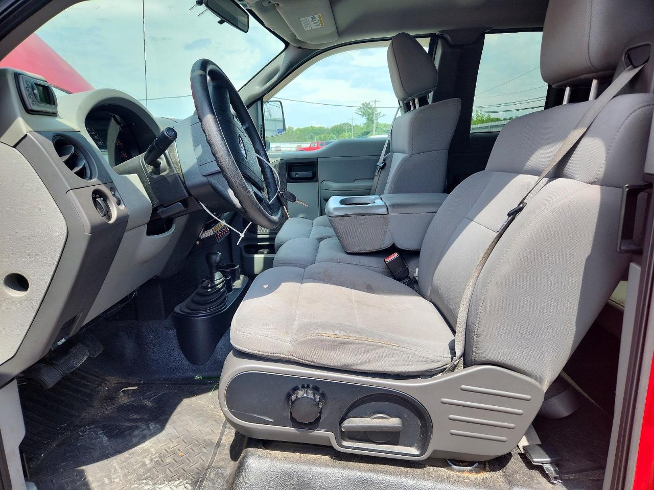 2005 Ford F150 Red vin: 1FTRX04W35KD21396