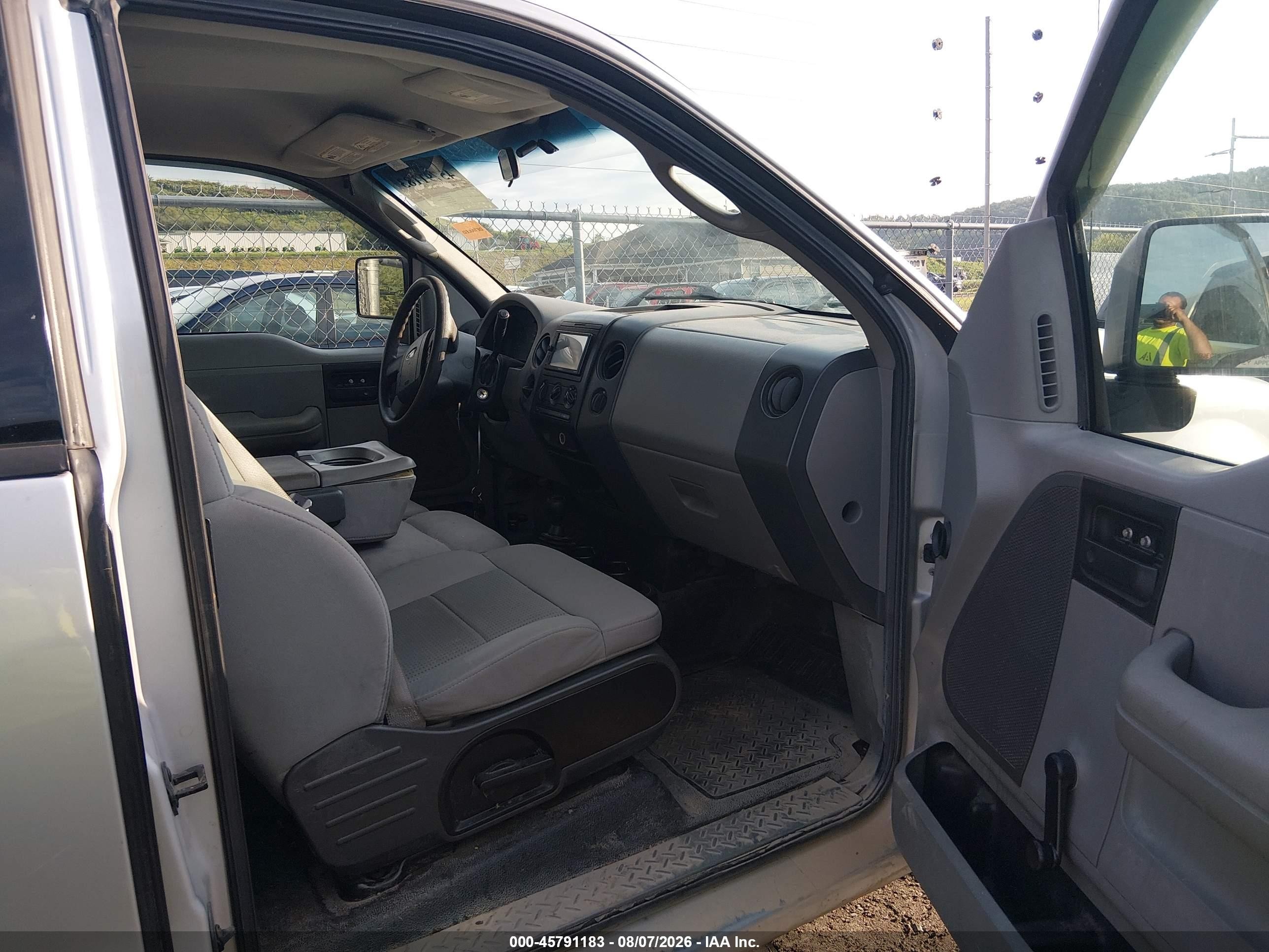 2004 Ford F-150 Stx/xlt Silver vin: 1FTRX04W64KD74561