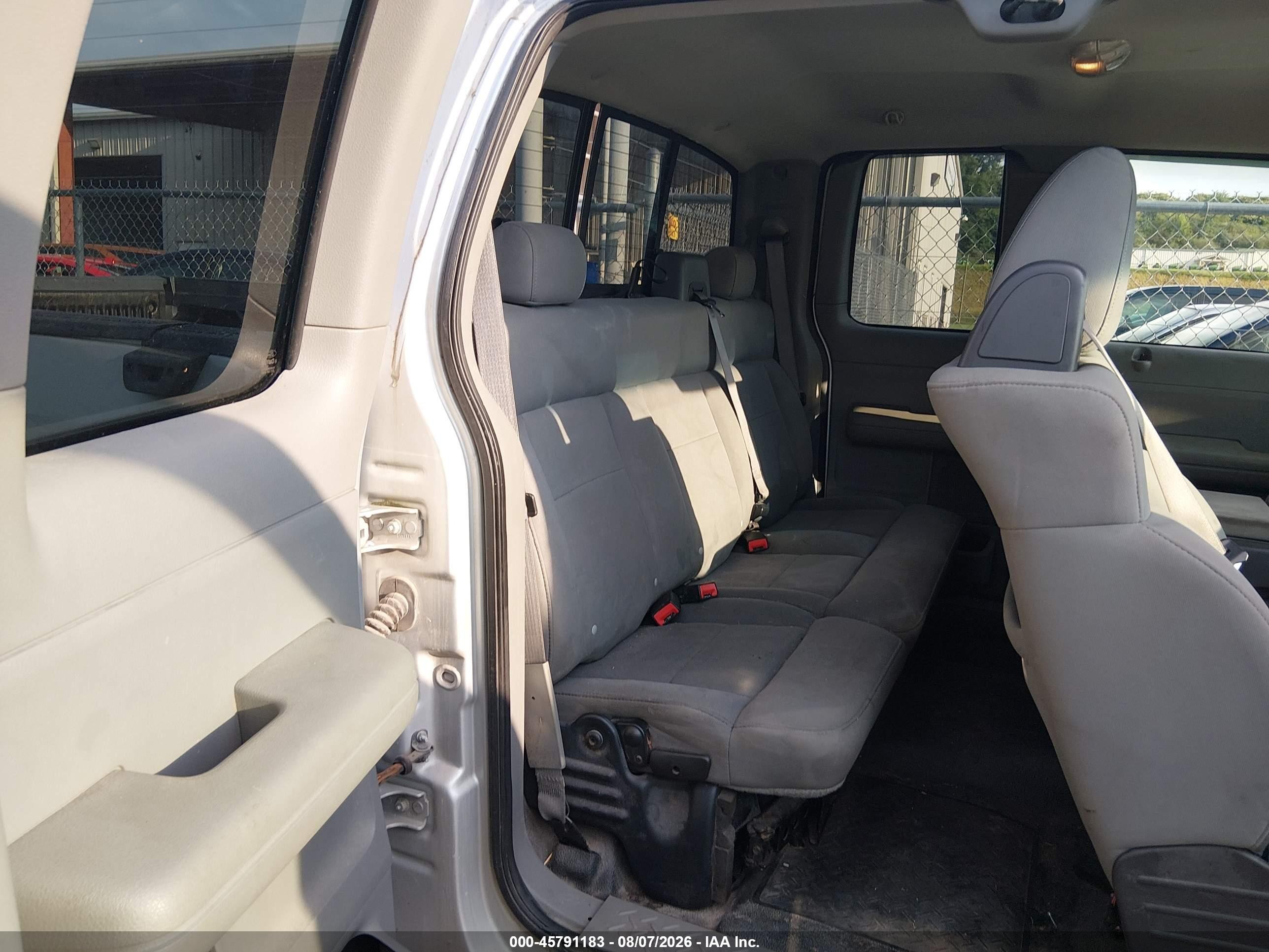 2004 Ford F-150 Stx/xlt Silver vin: 1FTRX04W64KD74561