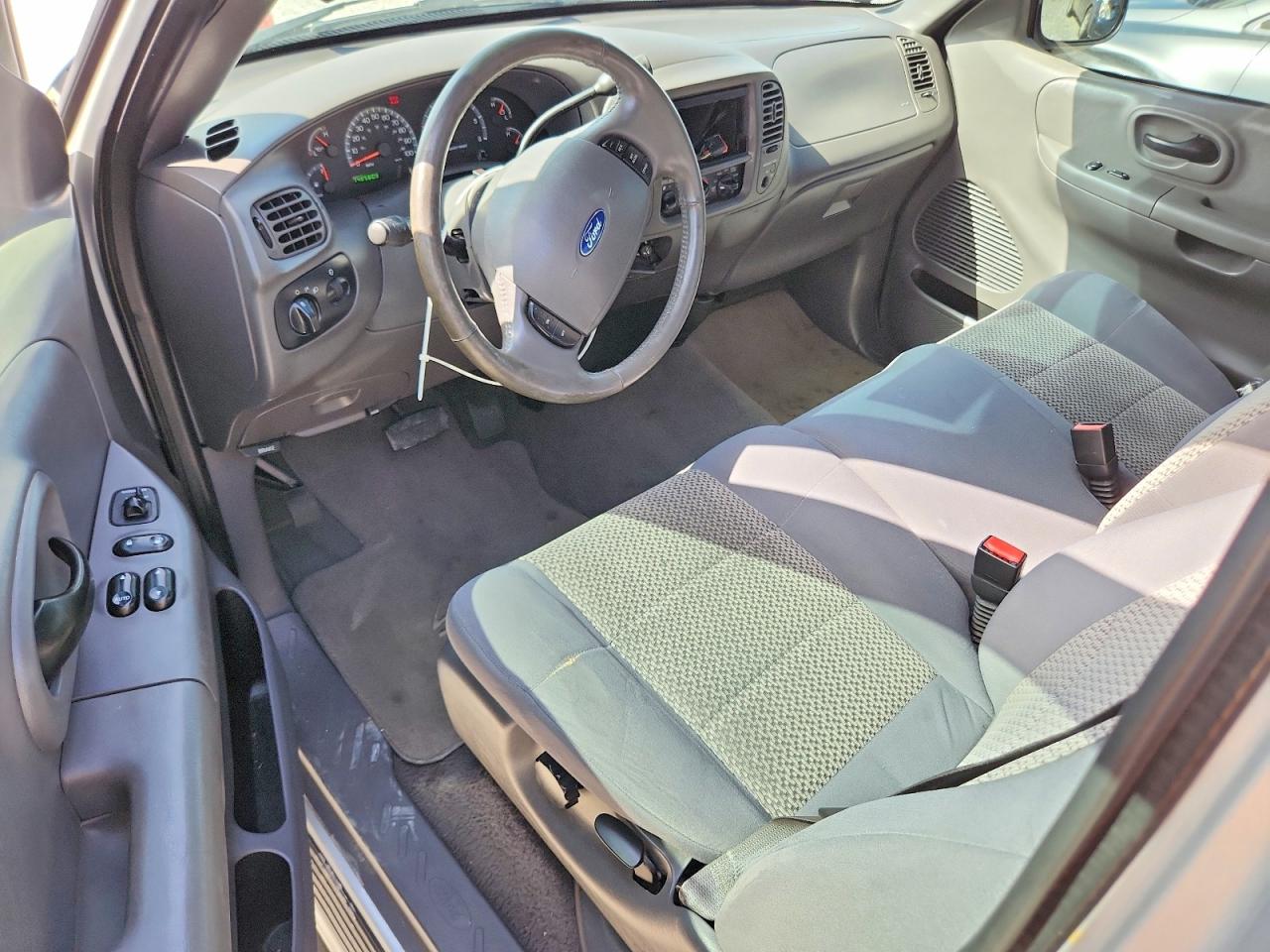 2003 Ford 150 Silver vin: 1FTRX07233KC83948