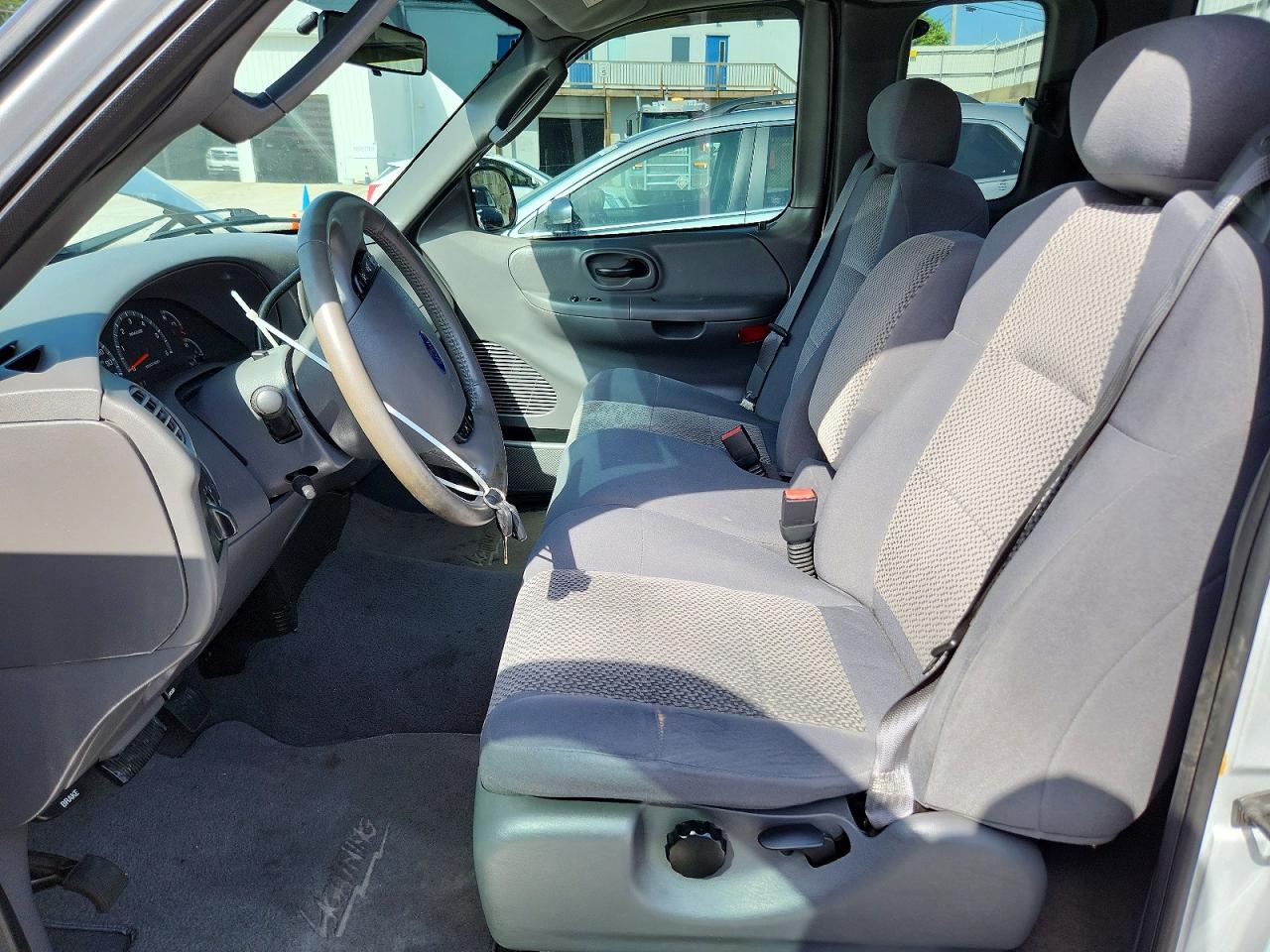 2003 Ford 150 Silver vin: 1FTRX07233KC83948