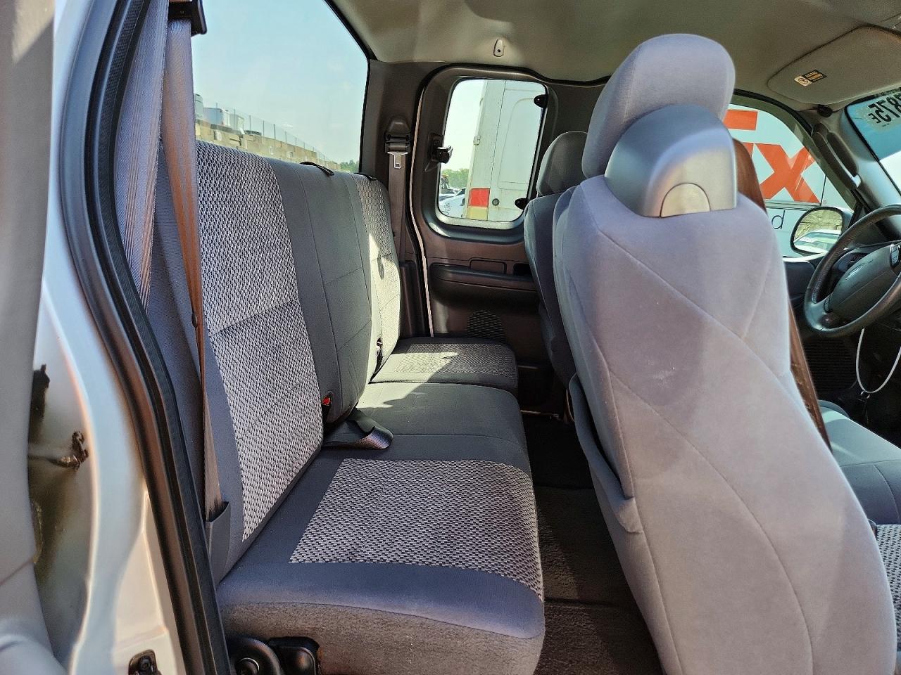 2003 Ford 150 Silver vin: 1FTRX07233KC83948
