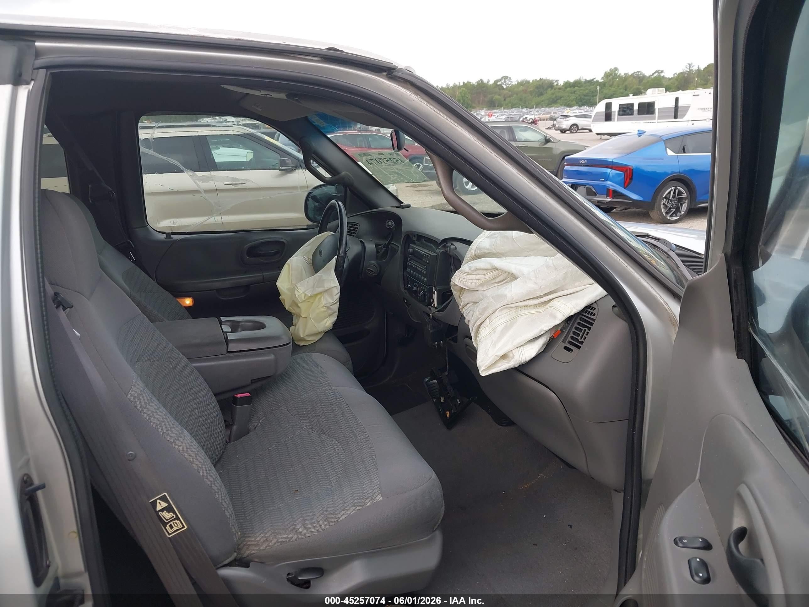 2000 Ford F-150 Lariat/xl/xlt Серебряный vin: 1FTRX07LXYKA97405