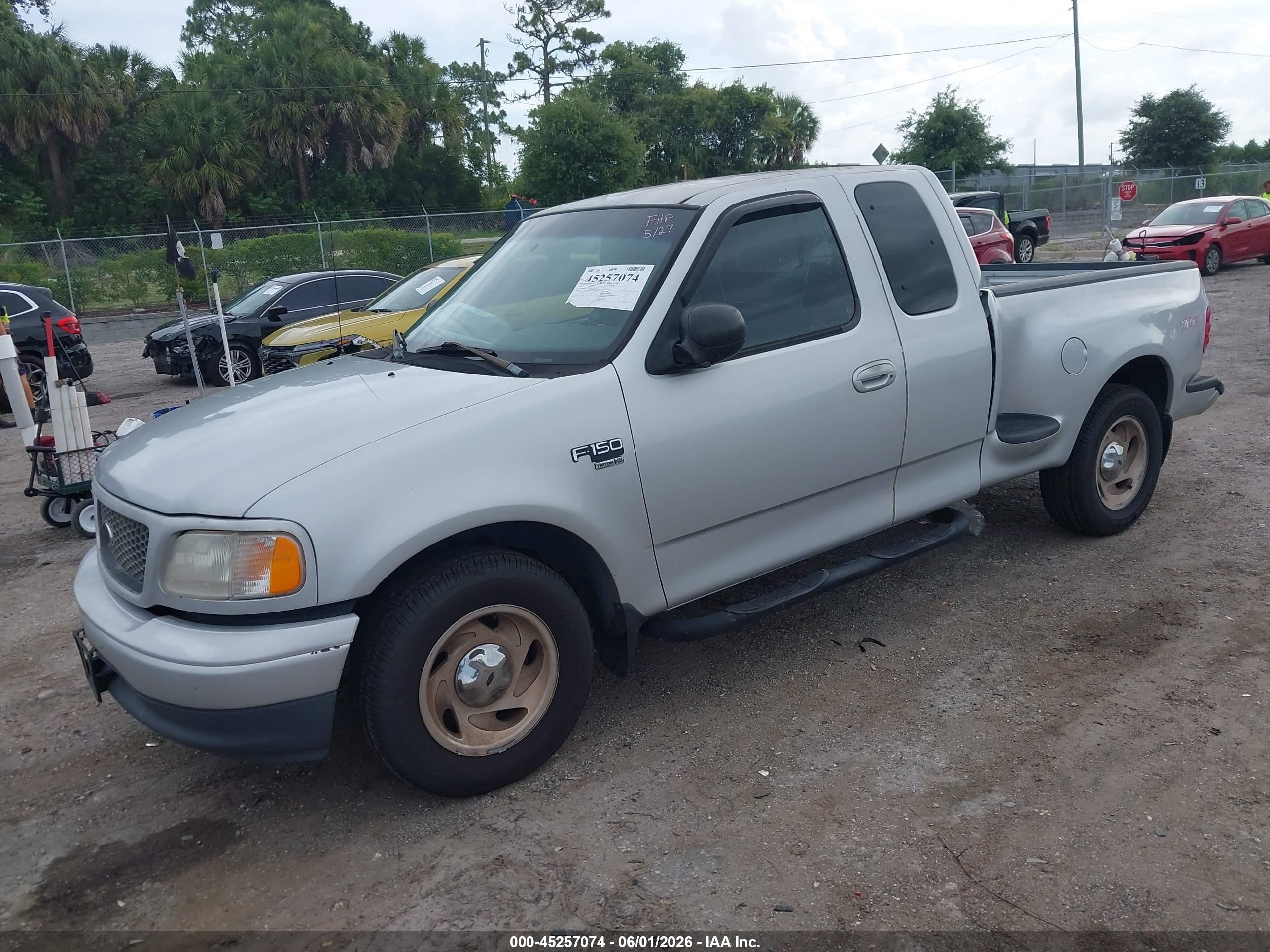 2000 Ford F-150 Lariat/xl/xlt Серебряный vin: 1FTRX07LXYKA97405