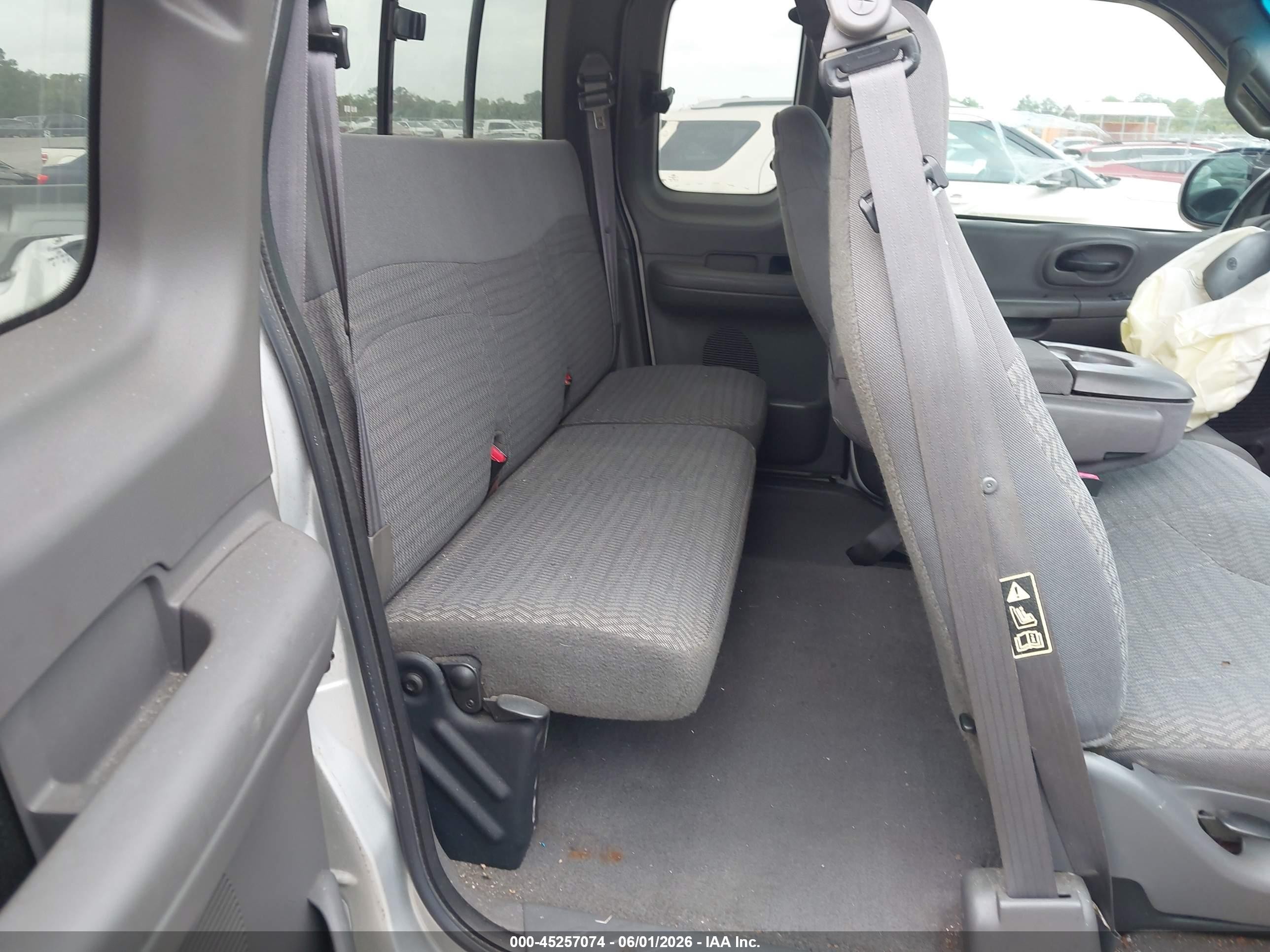 2000 Ford F-150 Lariat/xl/xlt Серебряный vin: 1FTRX07LXYKA97405