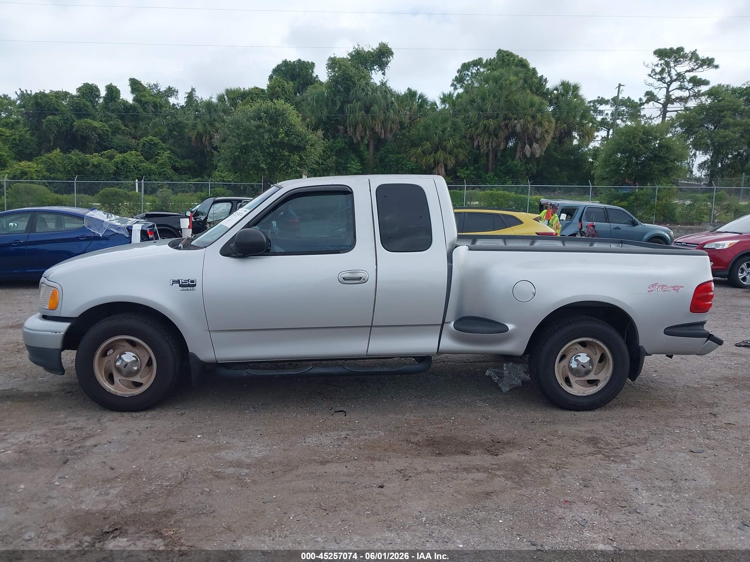 2000 Ford F-150 Lariat/xl/xlt Серебряный vin: 1FTRX07LXYKA97405
