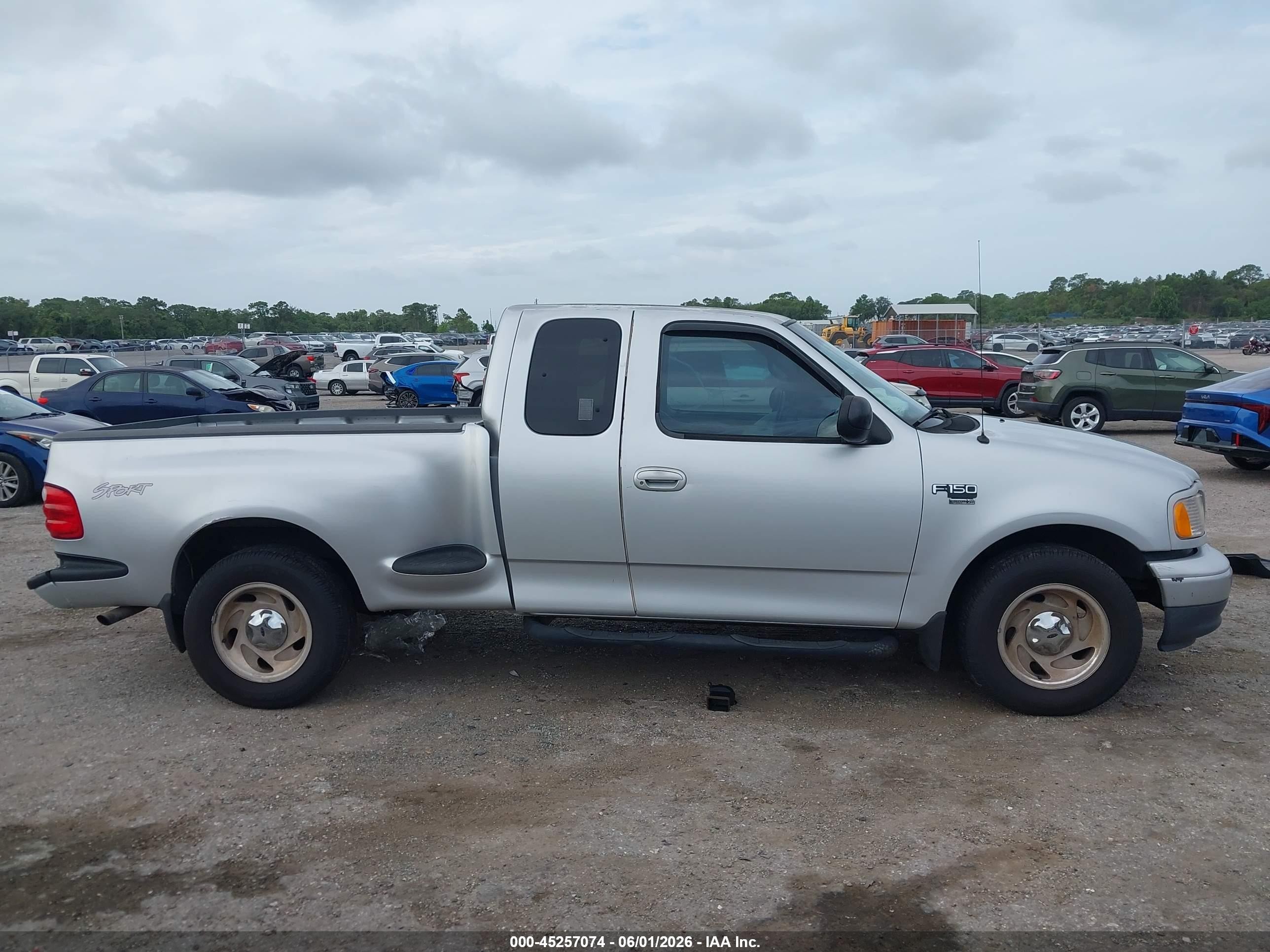 2000 Ford F-150 Lariat/xl/xlt Серебряный vin: 1FTRX07LXYKA97405