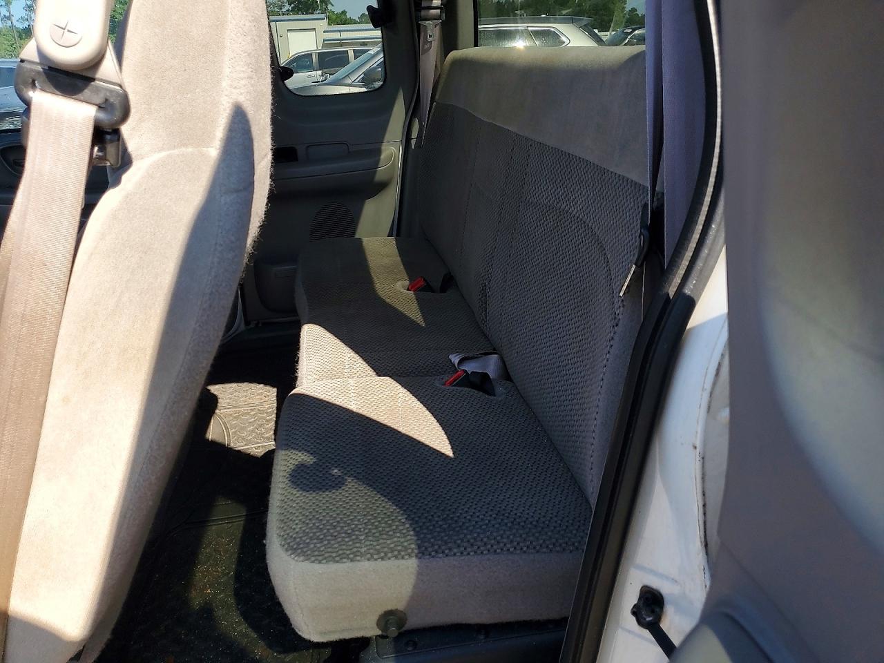 1999 Ford F150 Серебряный vin: 1FTRX07W0XKA46035