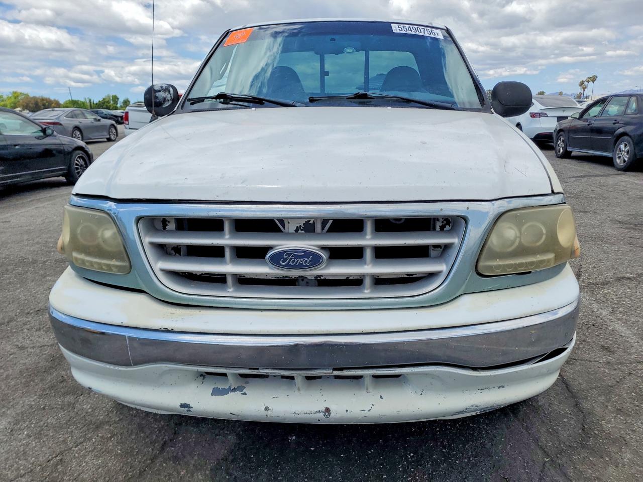 2000 Ford F150 White vin: 1FTRX07W3YKB00221