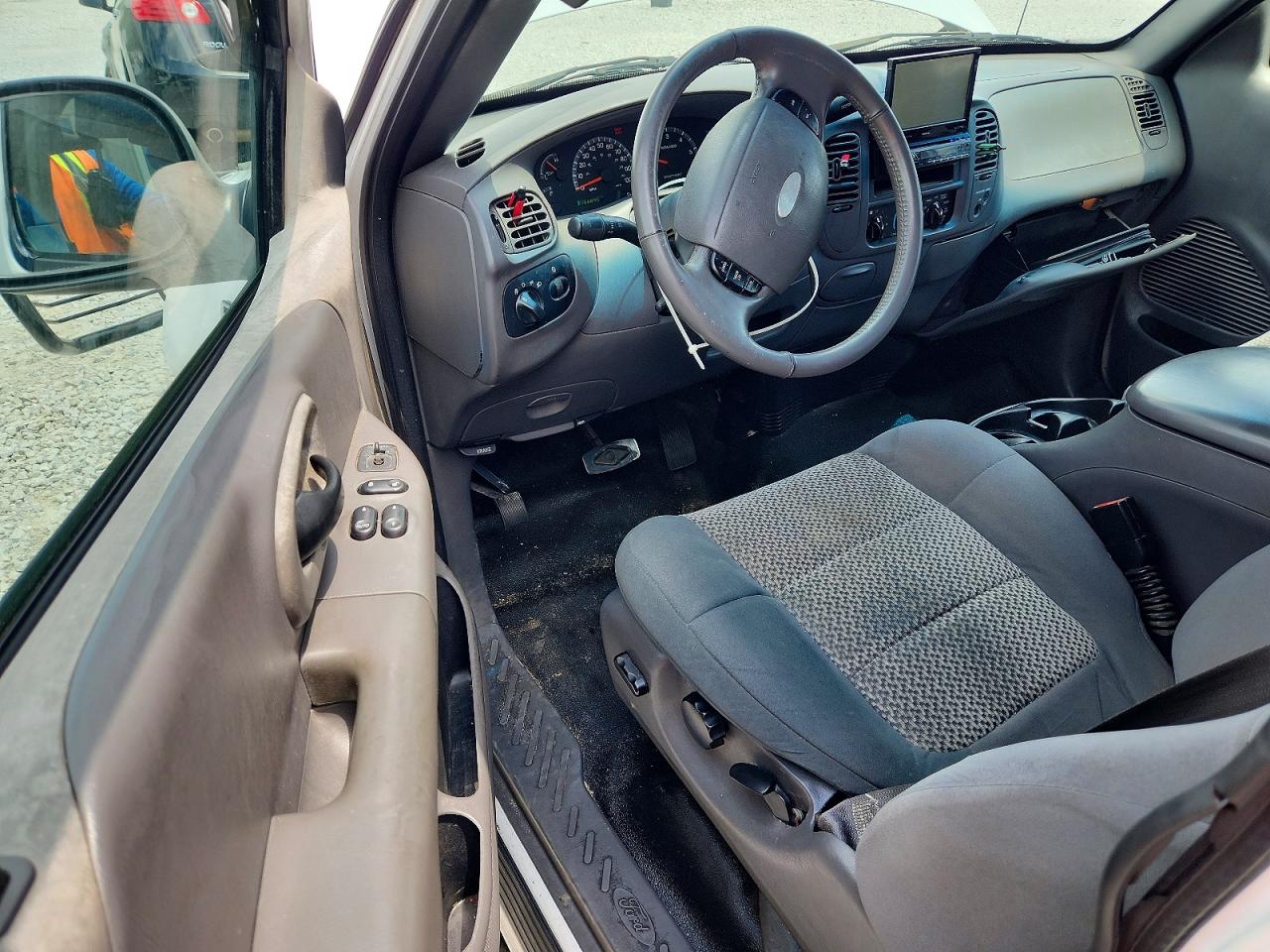 2002 Ford F150 White vin: 1FTRX07W42KD86586
