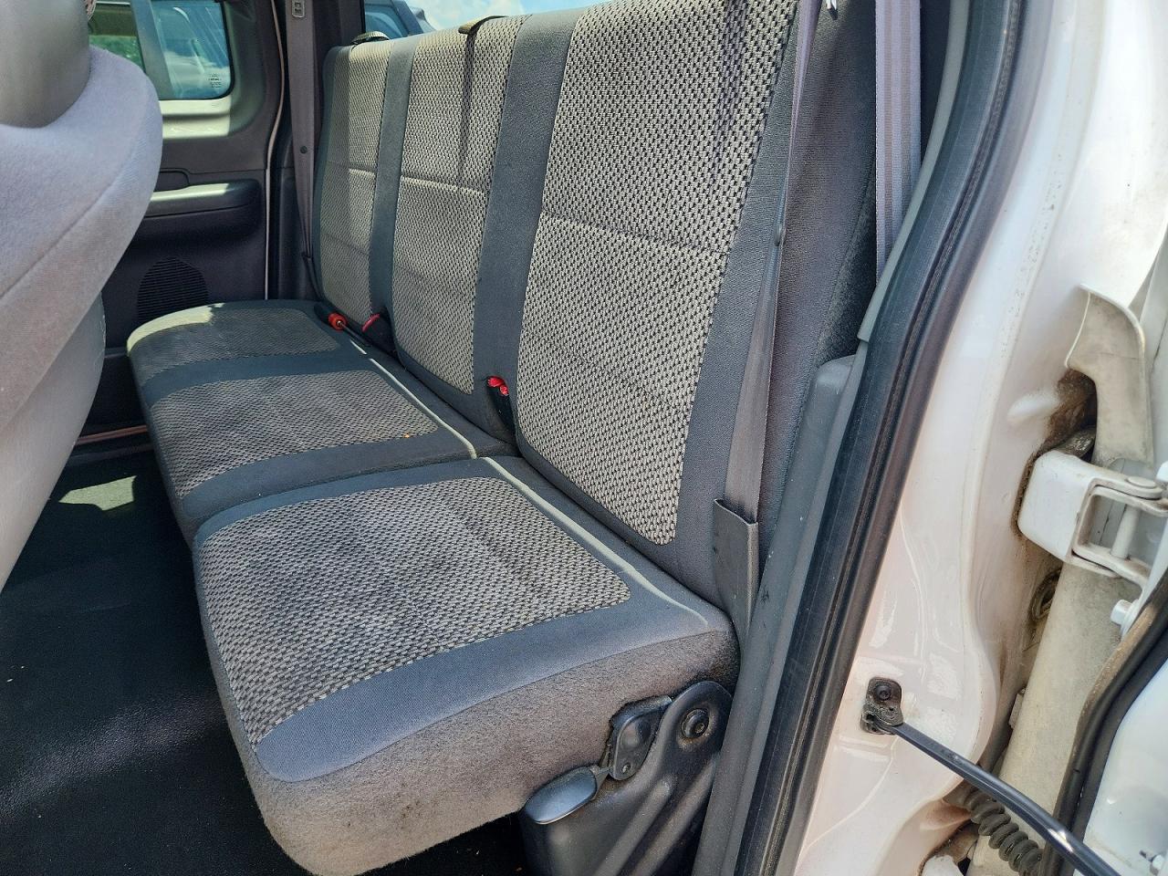 2002 Ford F150 White vin: 1FTRX07W42KD86586