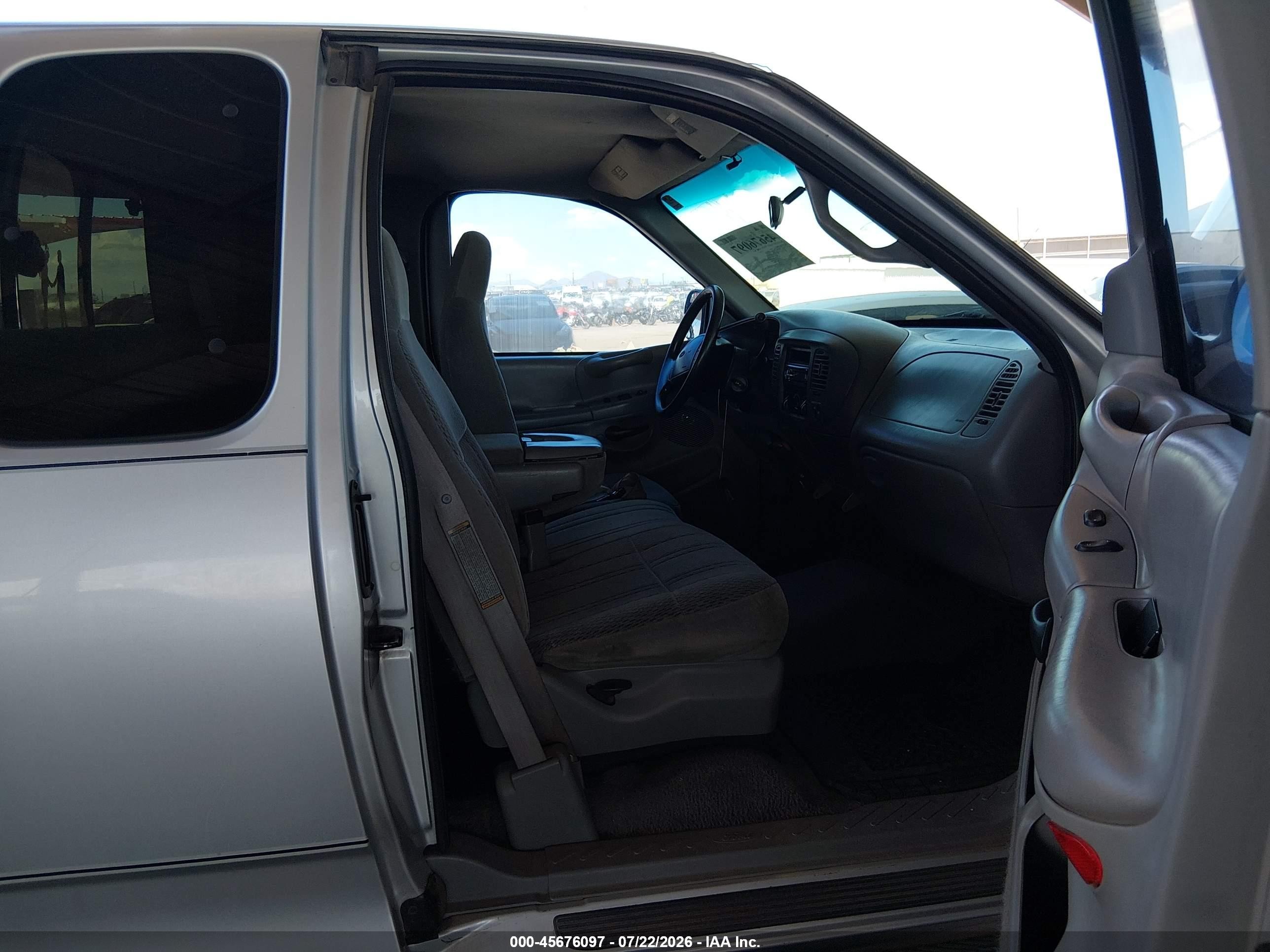 1998 Ford F-150 Lariat/xl/xlt Silver vin: 1FTRX08L1WKC03929