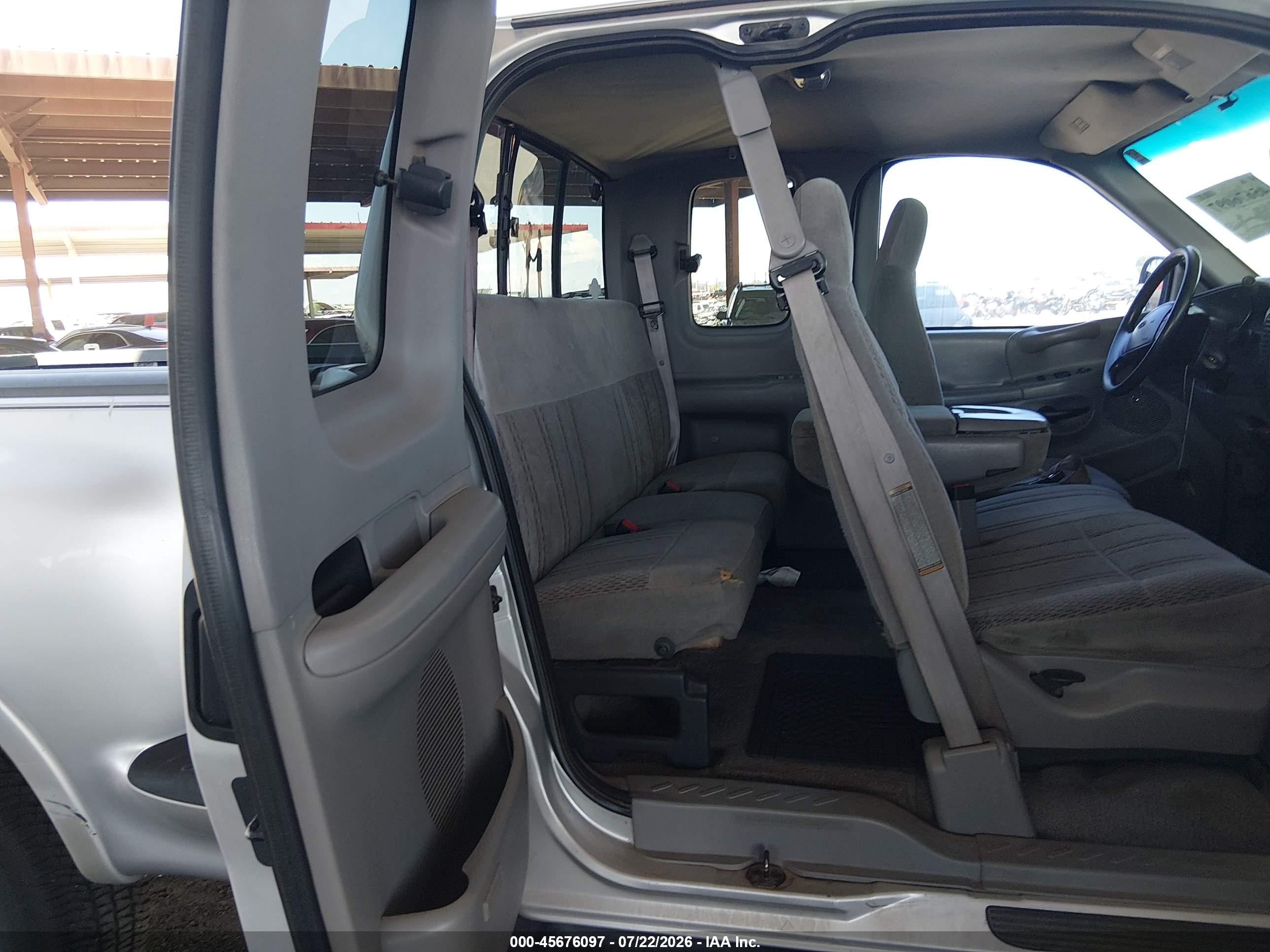 1998 Ford F-150 Lariat/xl/xlt Silver vin: 1FTRX08L1WKC03929