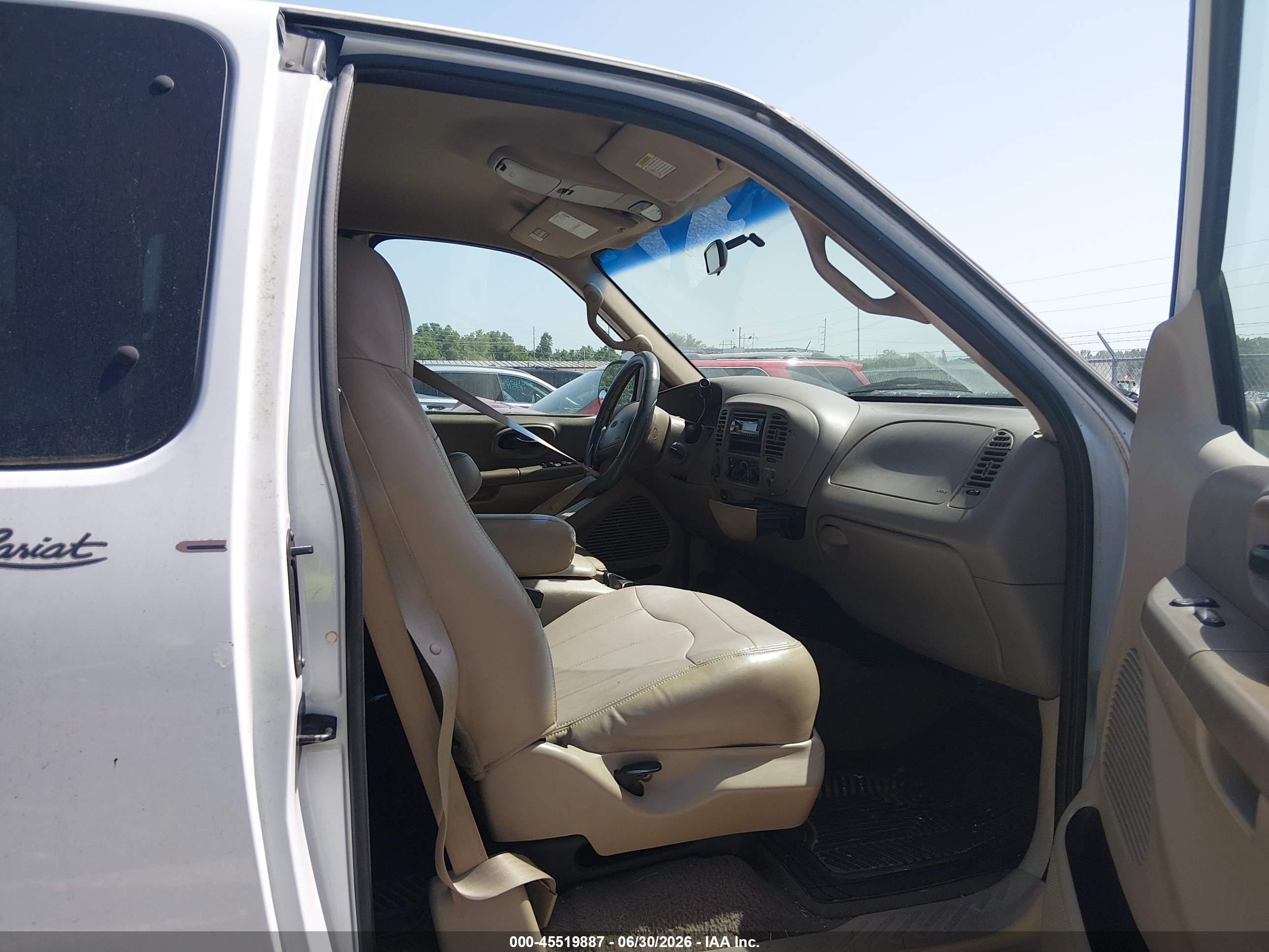 2000 Ford F-150 Lariat/xl/xlt White vin: 1FTRX08L4YKA01623