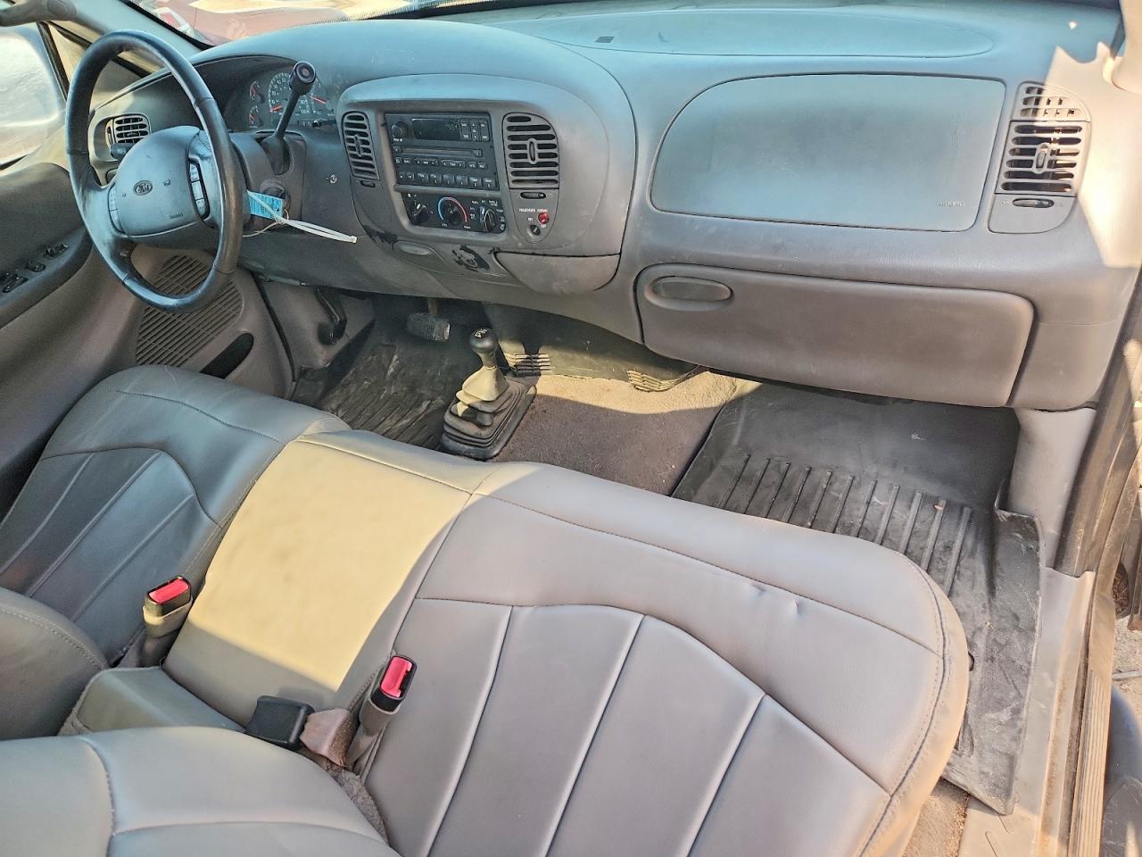 2000 Ford F150 Black vin: 1FTRX08L6YKB35548