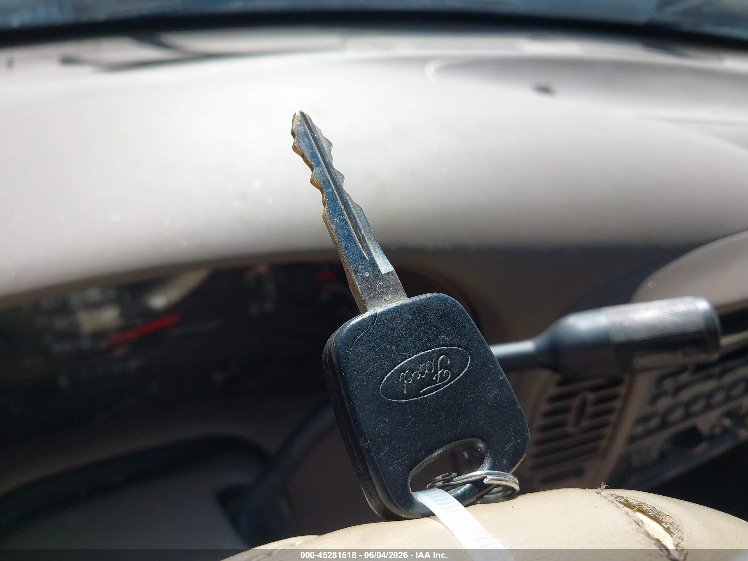 2002 Ford F-150 Lariat/xl/xlt Синий vin: 1FTRX08L82KB70647