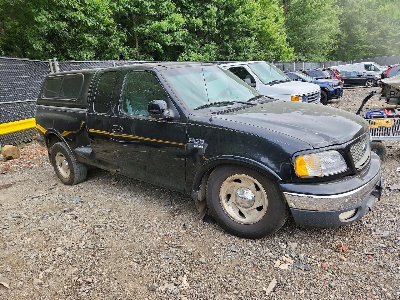 2001 Ford F150 Black vin: 1FTRX08LX1KF01601