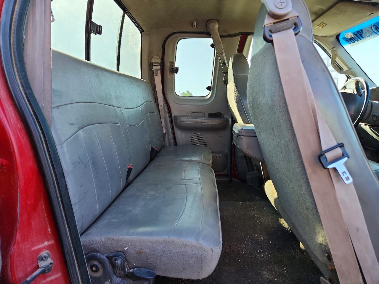 2000 Ford F150 Red vin: 1FTRX08LXYKA16336