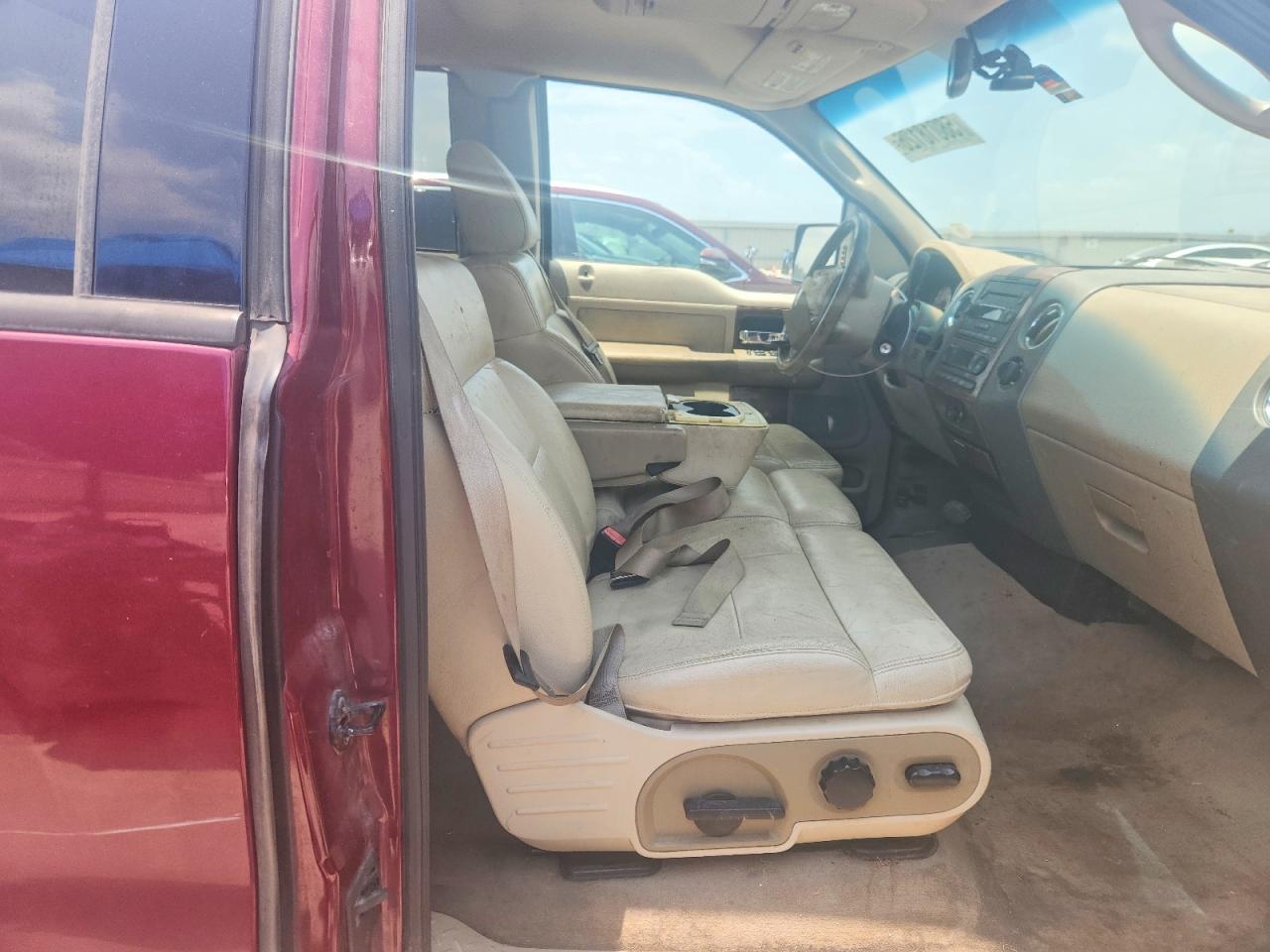 2004 Ford F150 Burgundy vin: 1FTRX12544KD66152