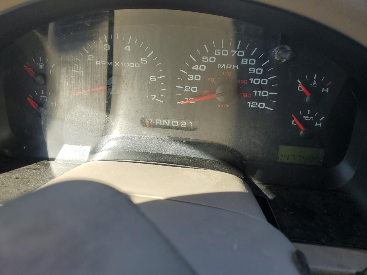 2004 Ford F150 Maroon vin: 1FTRX12574KD09895