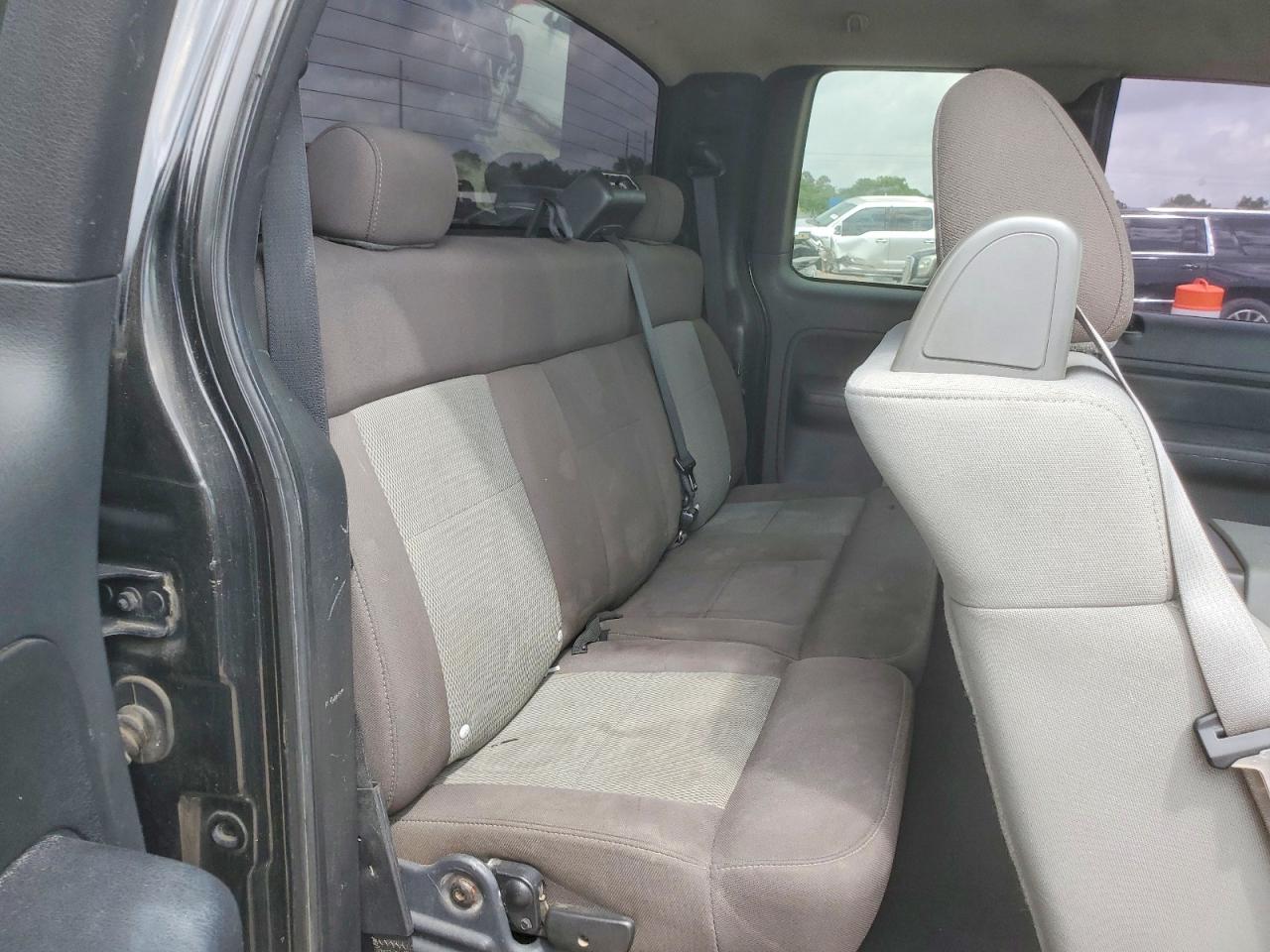 2004 Ford F150 Black vin: 1FTRX12584KC30350
