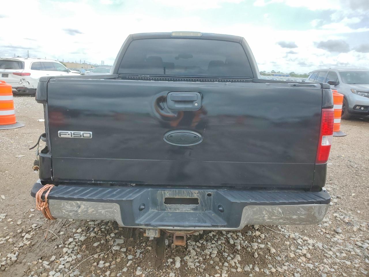 2004 Ford F150 Black vin: 1FTRX12584KC30350