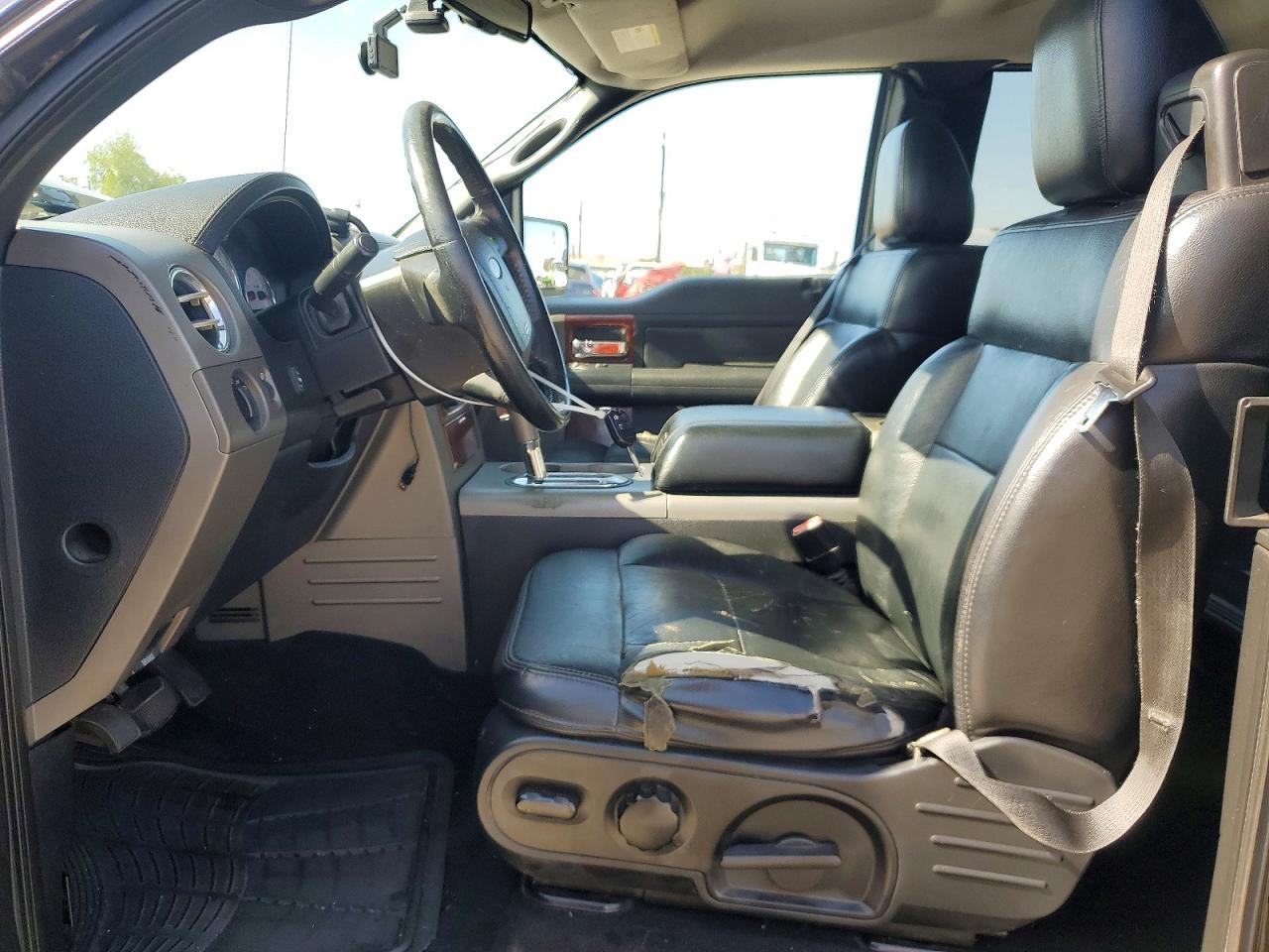 2006 Ford F150 Black vin: 1FTRX12596KB03593