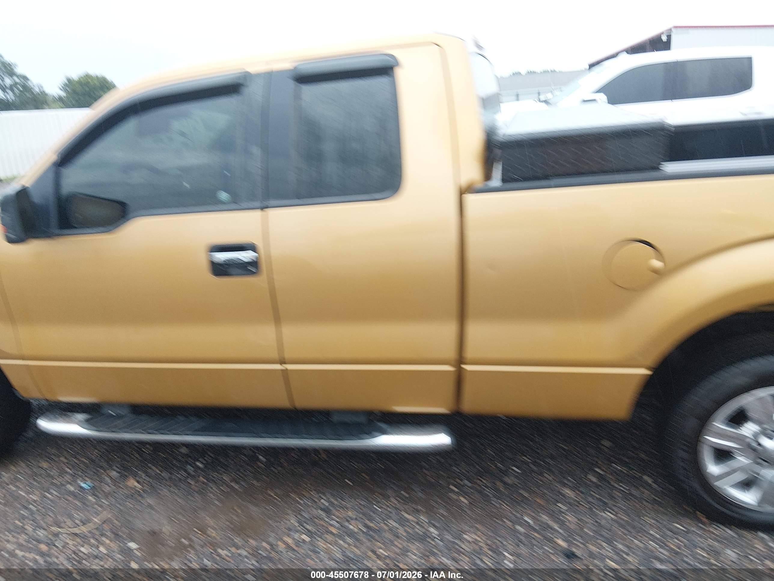2009 Ford F-150 Xlt Yellow vin: 1FTRX12839FA08521
