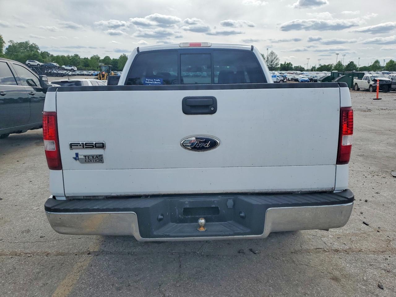 2008 Ford F150 White vin: 1FTRX12V38FA66469