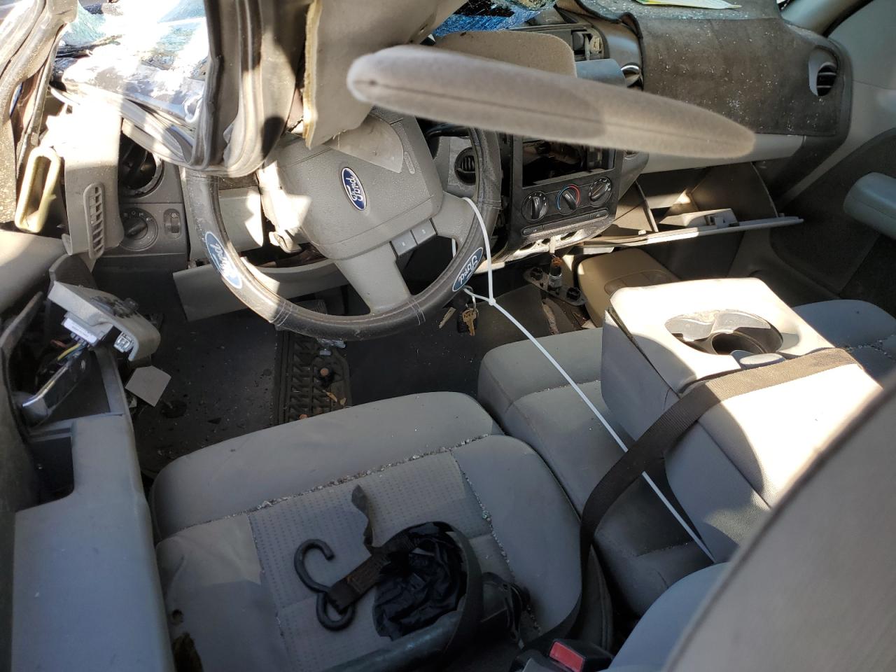 2007 Ford F150  Серебряный vin: 1FTRX12V87KC43328