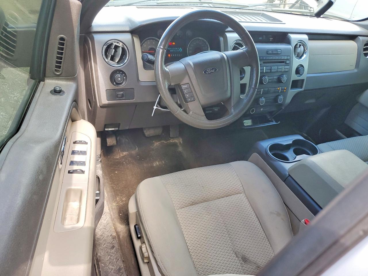 2009 Ford F150 White vin: 1FTRX12V89KC69544