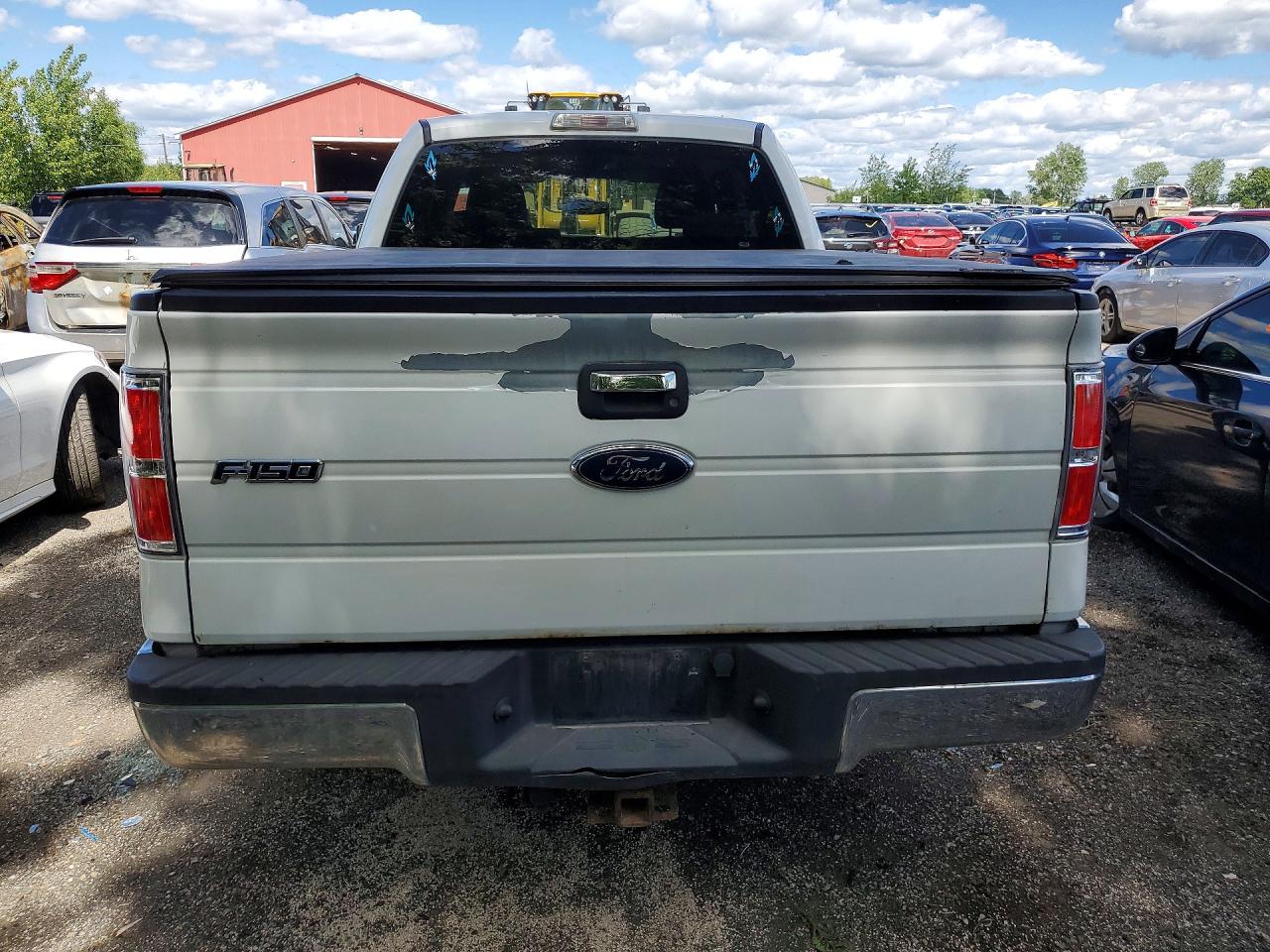 2009 Ford F150 White vin: 1FTRX12V89KC69544