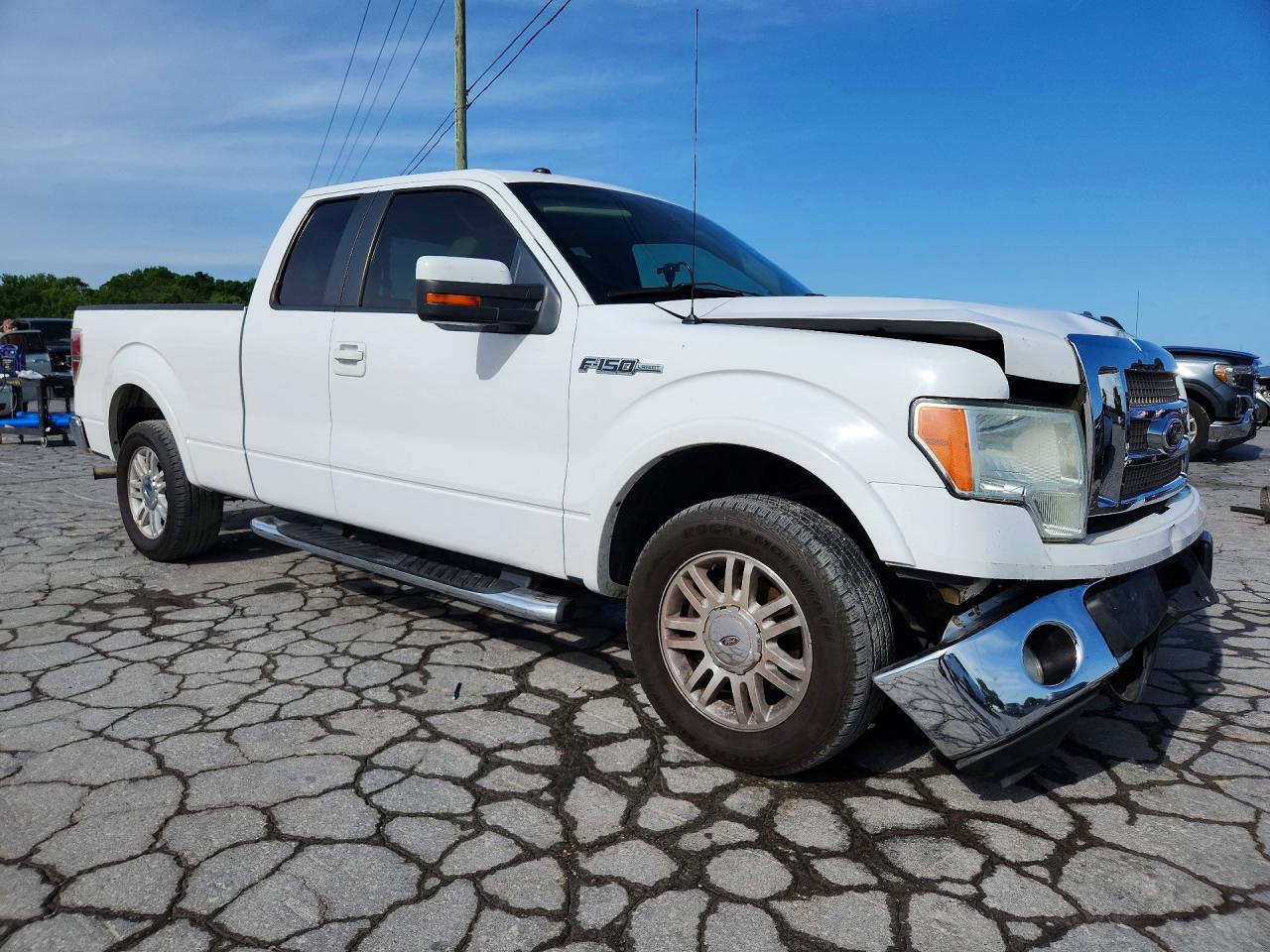 2009 Ford F150 Super Cab White vin: 1FTRX12VX9FA73288