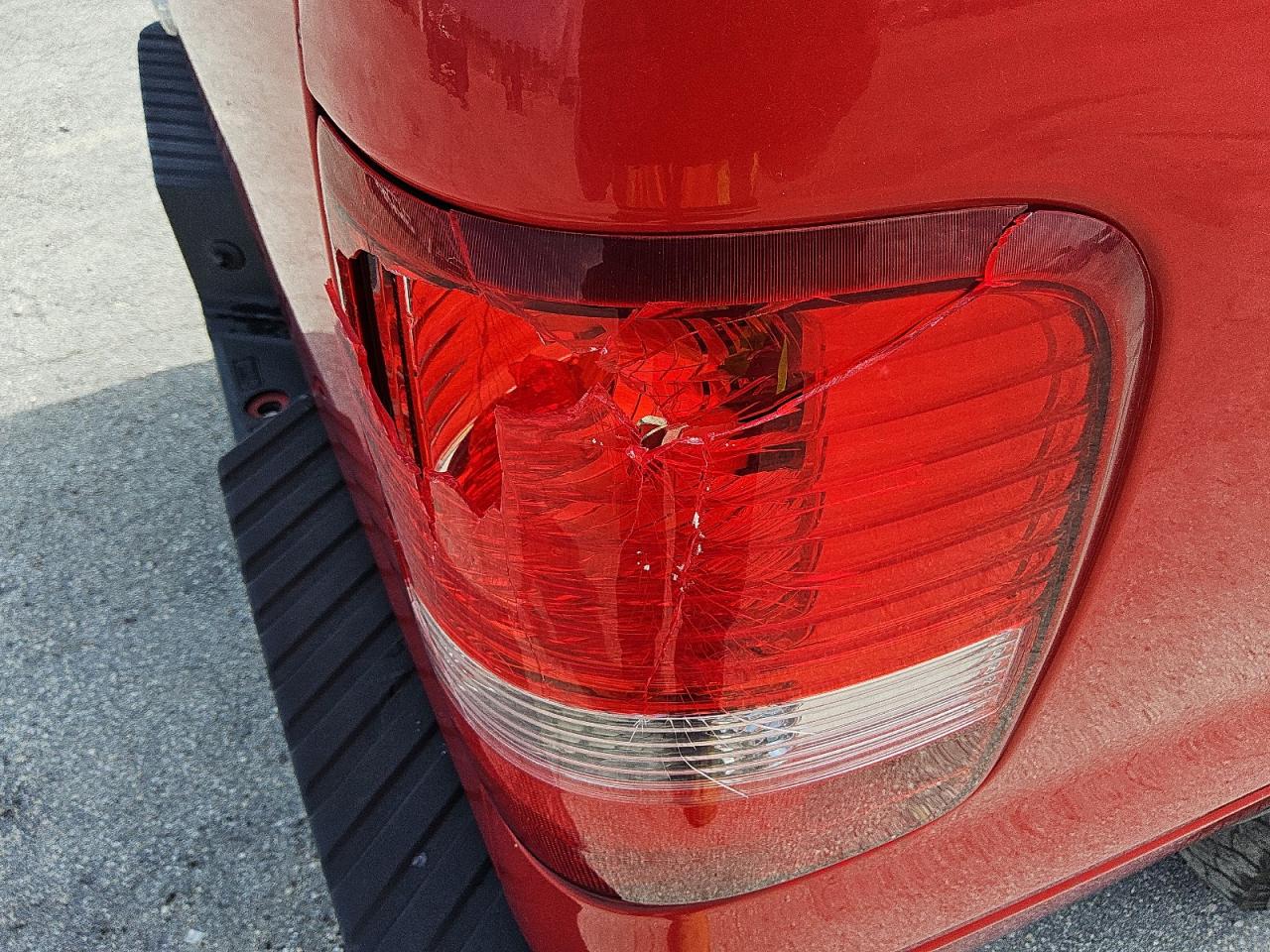 2008 Ford F150 Stx Red vin: 1FTRX12W08FC02985 Damage: Right Tail Light, Broken, Replacement Required