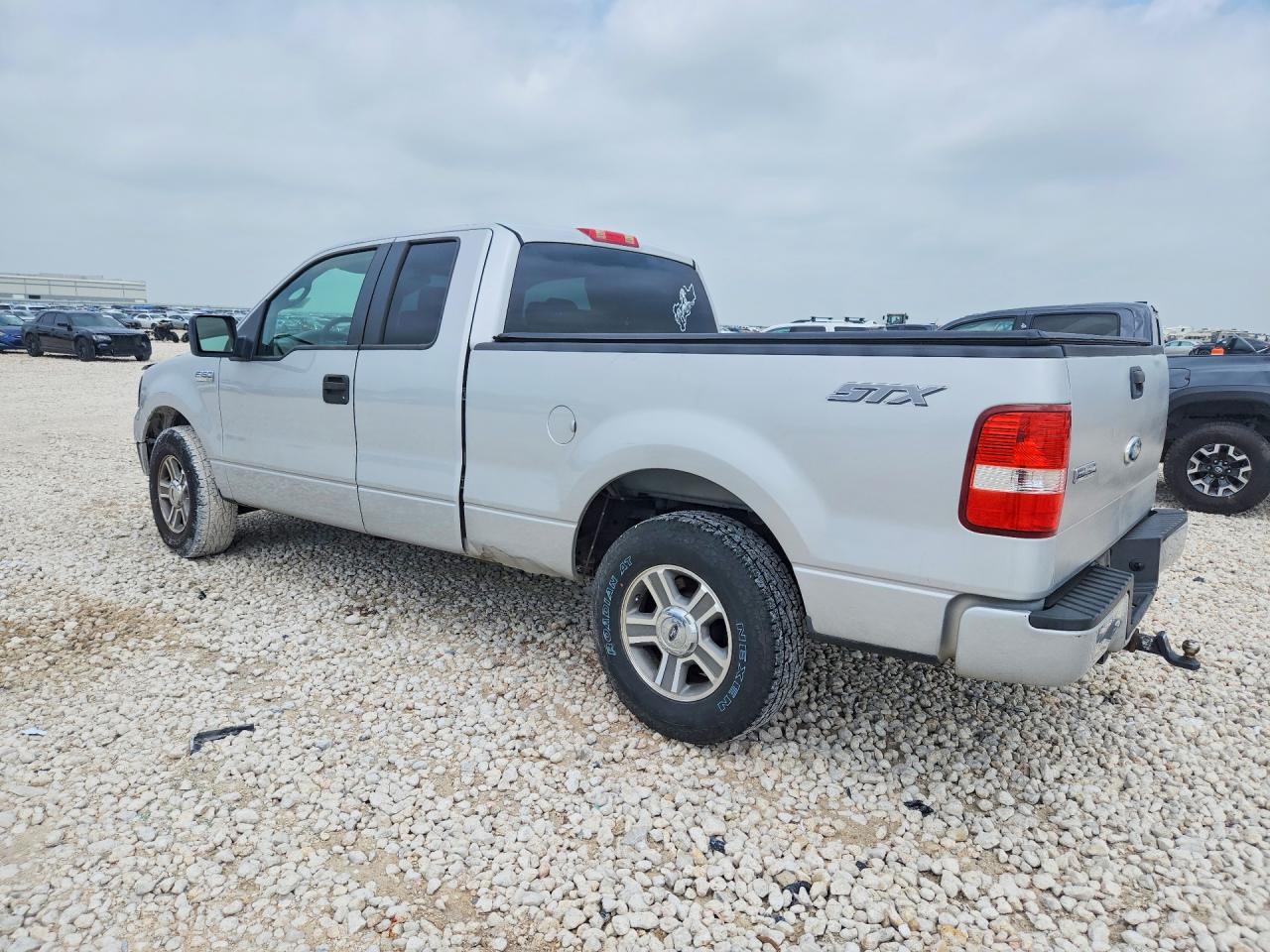 2008 Ford F150 Silver vin: 1FTRX12W08KD11695
