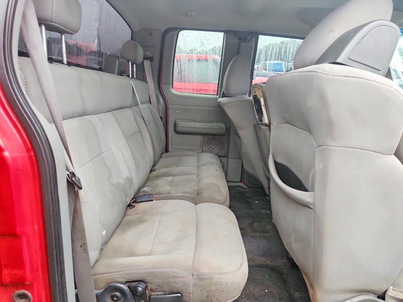 2005 Ford F150 Red vin: 1FTRX12W15FA89561