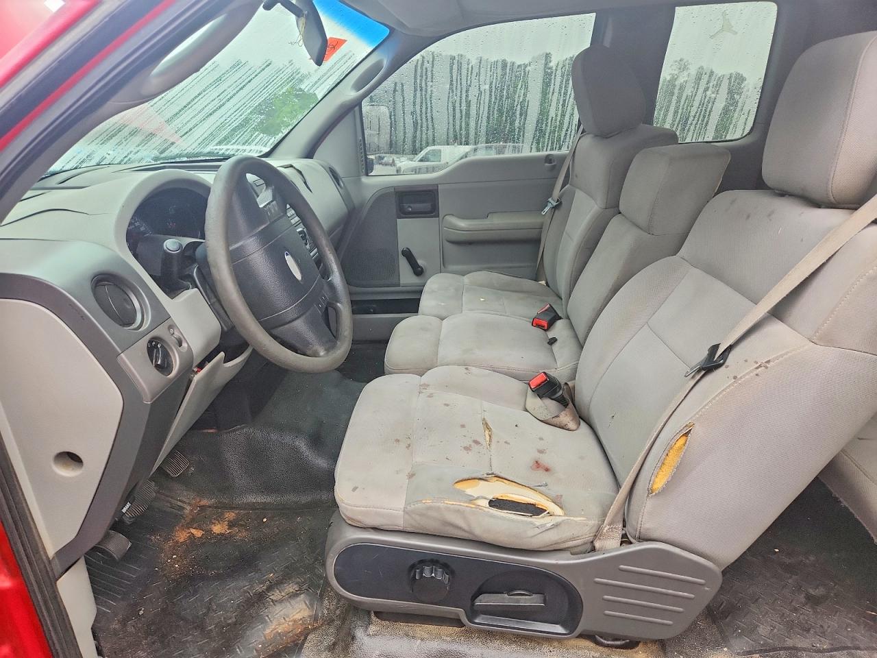 2005 Ford F150 Red vin: 1FTRX12W15FA89561