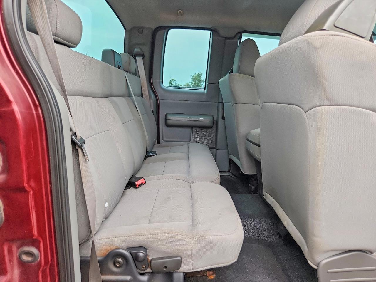 2005 Ford F150 Burgundy vin: 1FTRX12W15FB47152
